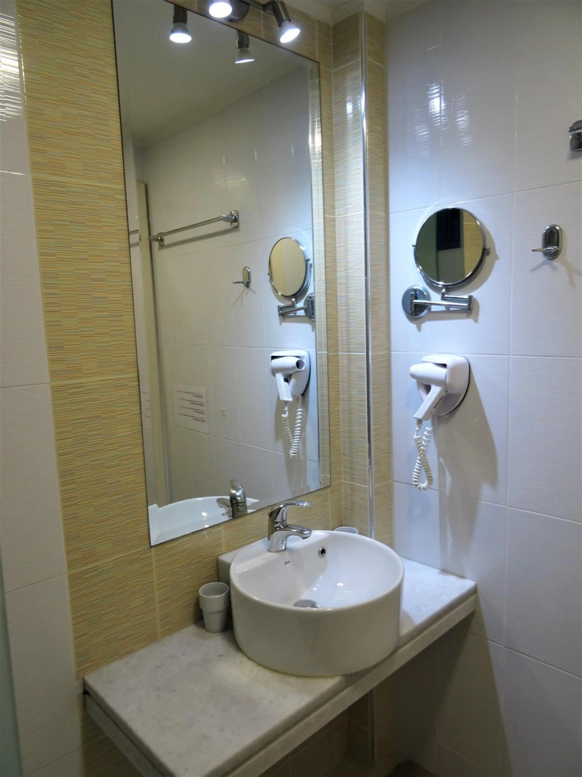 Bathroom in Horizon Beach Hotel