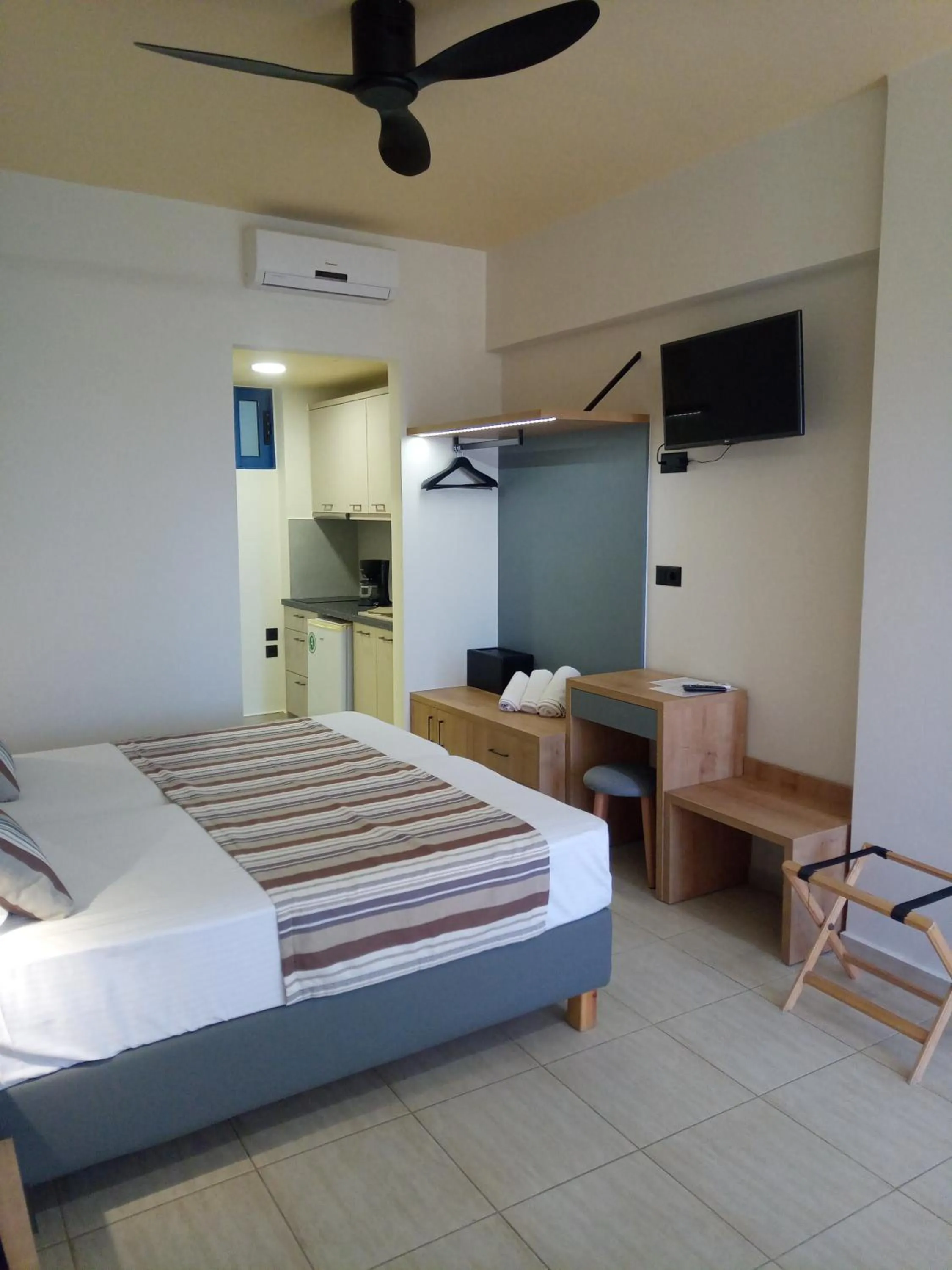 Bedroom, Bed in Horizon Beach Hotel