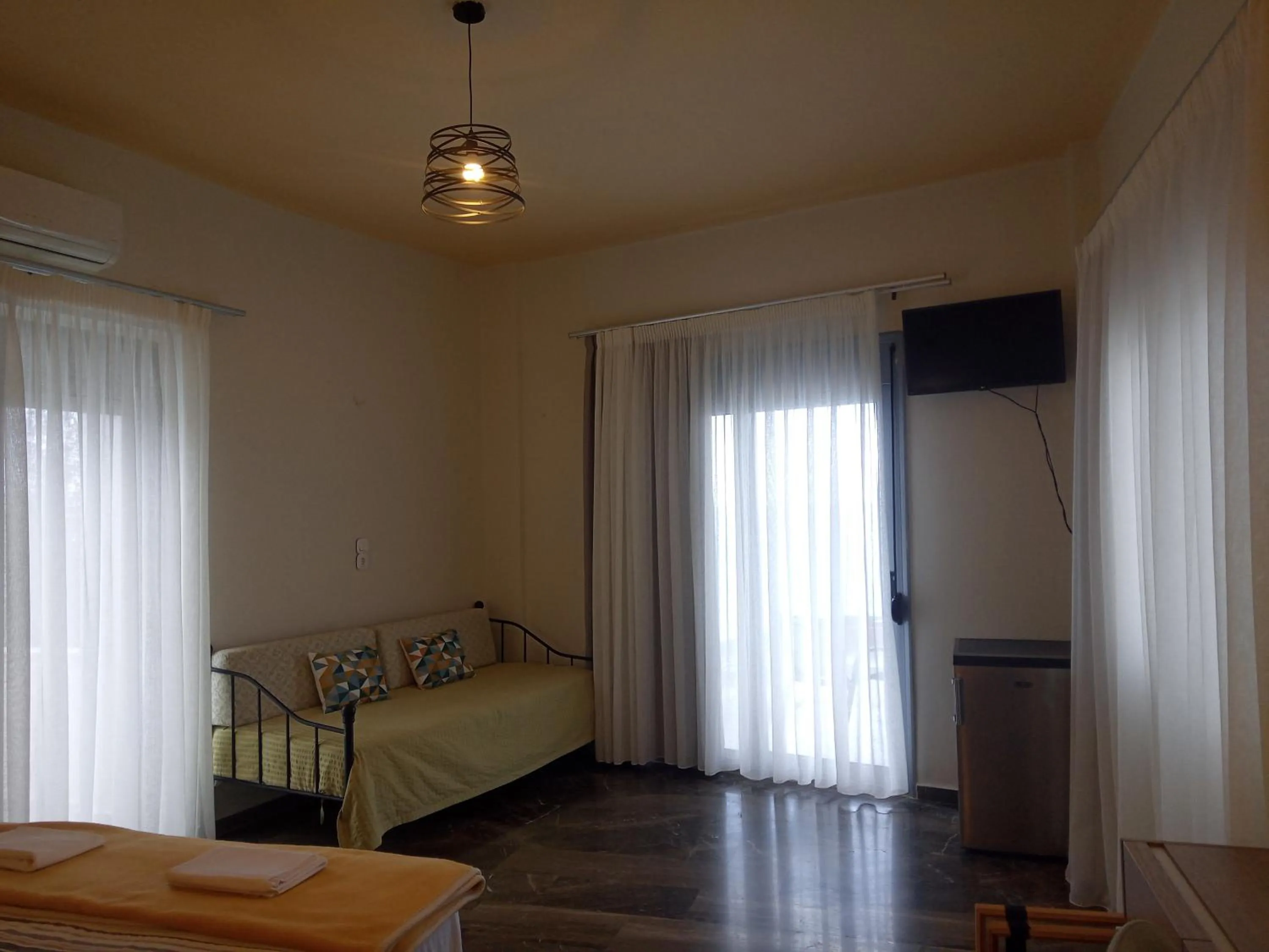 Bedroom, Bed in Horizon Beach Hotel