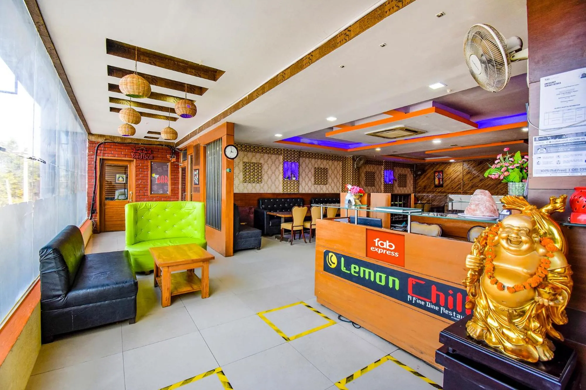 Lobby or reception in FabExpress Black Diamond