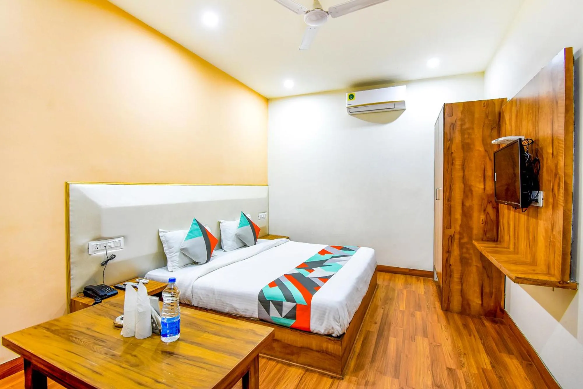 Bed in FabExpress Black Diamond