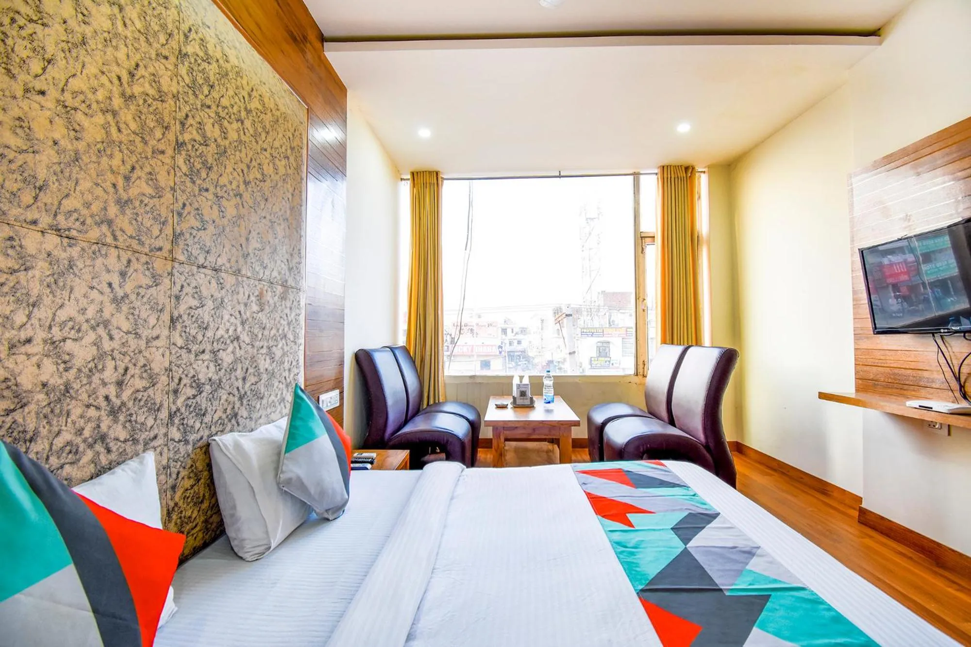 Bed in FabExpress Black Diamond