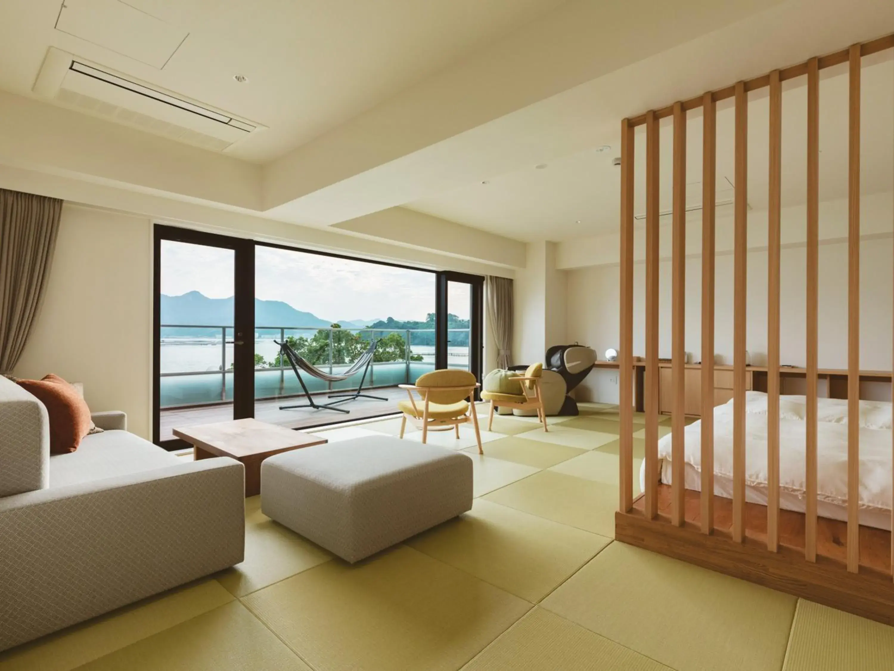 Special Twin Room with Balcony (with shower and bathtub) in Etajimasou Hotel & SPA Hiroshima Special Twin Room with Balcony (with shower and bathtub) in Etajimasou Hotel & SPA Hiroshima