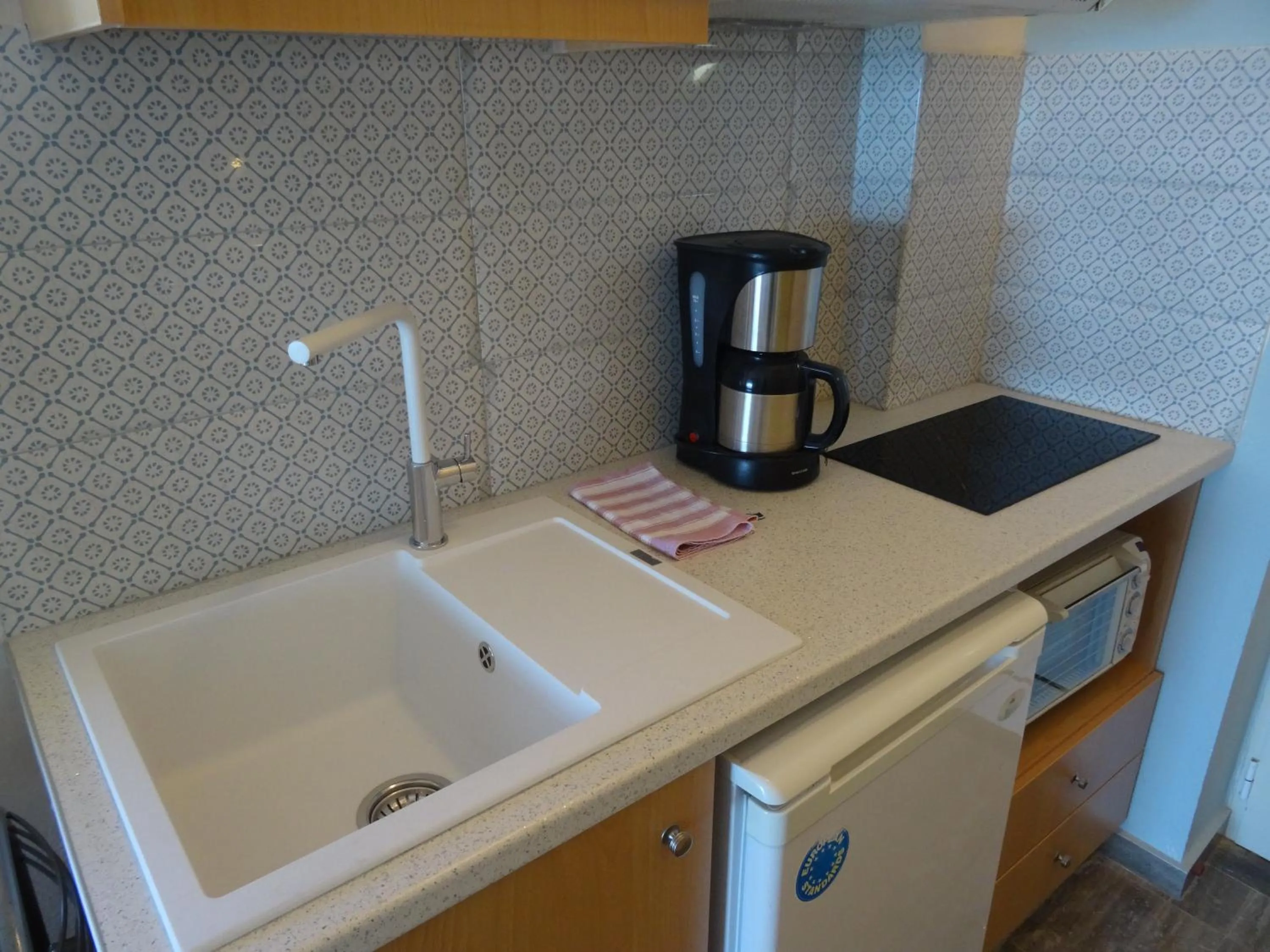 Kitchen or kitchenette in Thalassa House Apartments