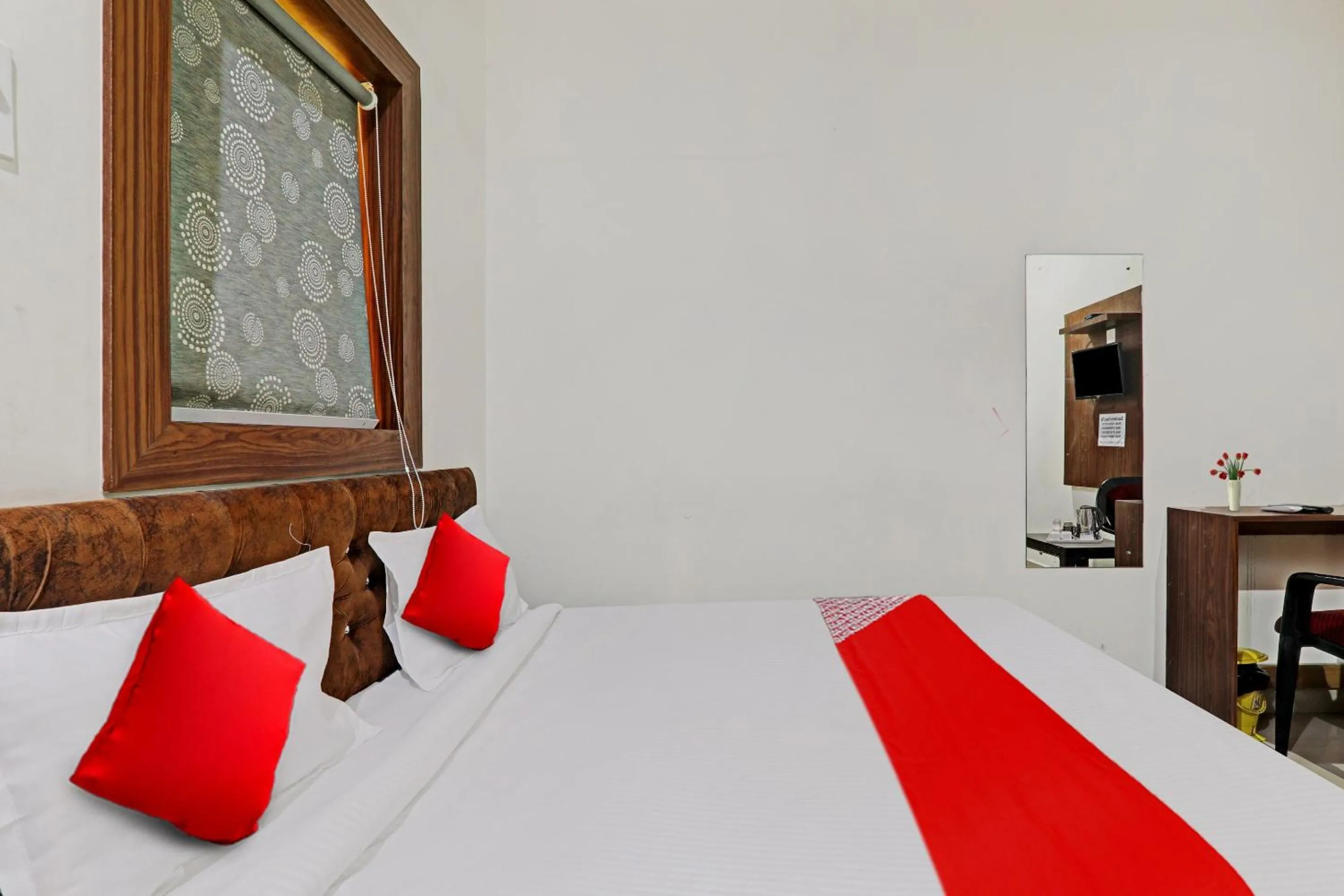 Bedroom in Hotel O R V Inn