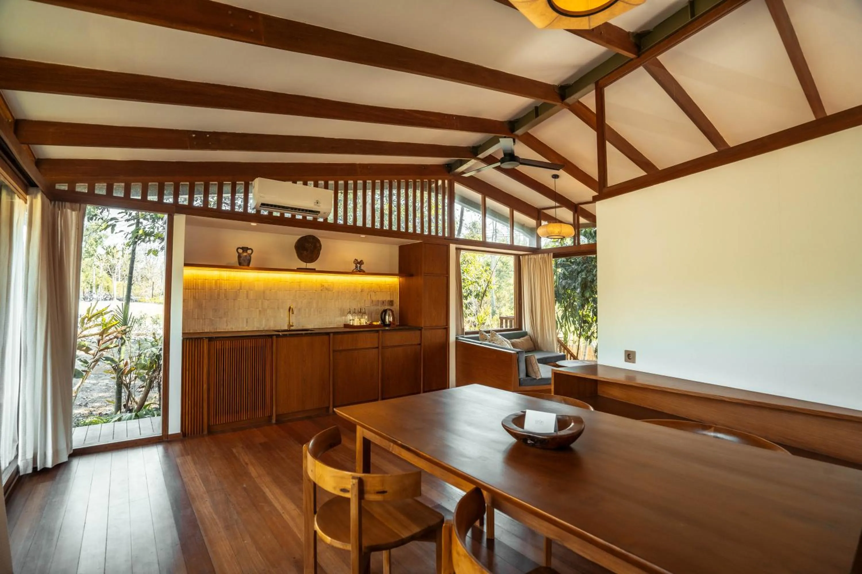 Dining area in Grün Uluwatu