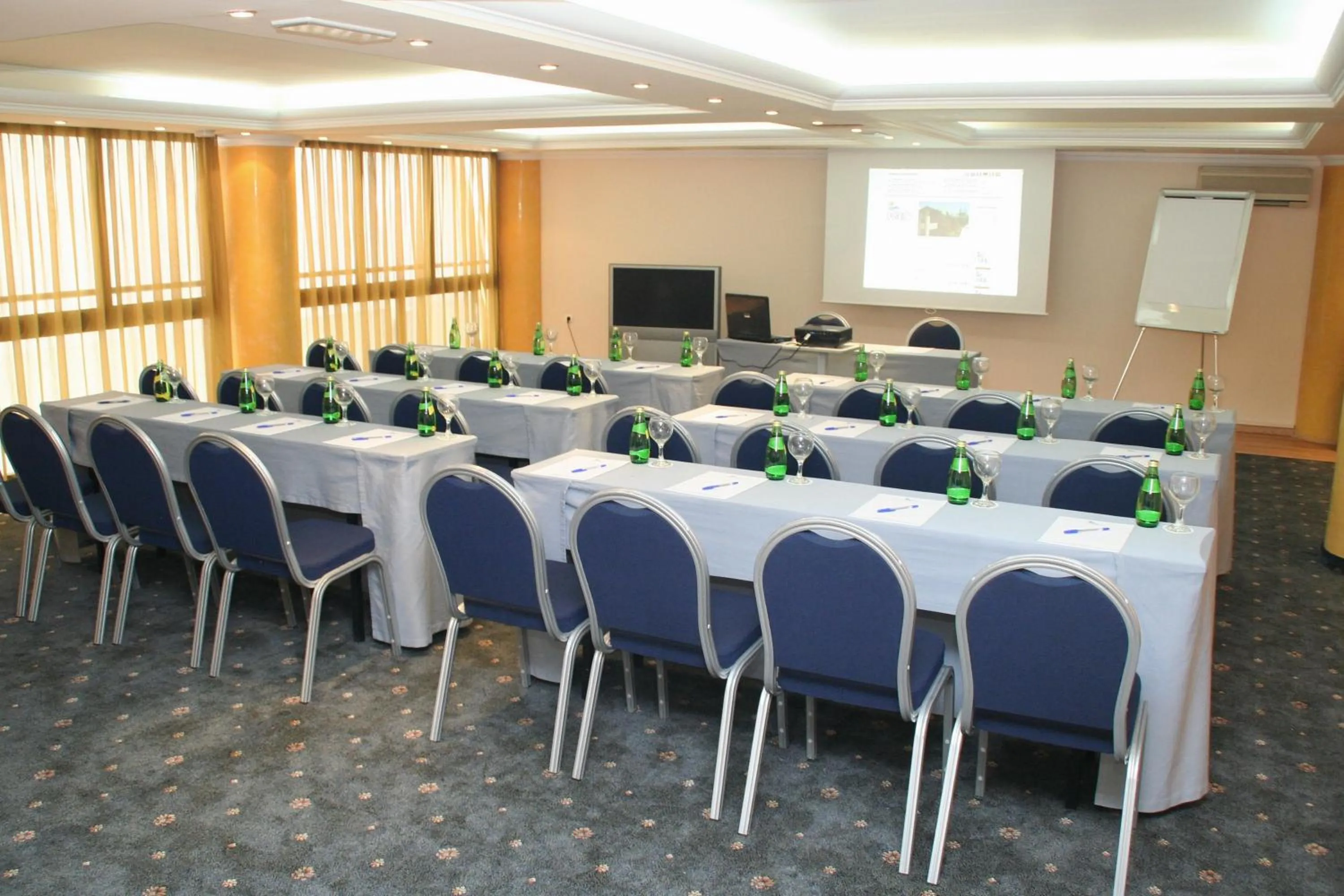 Business facilities in Castello City Hotel