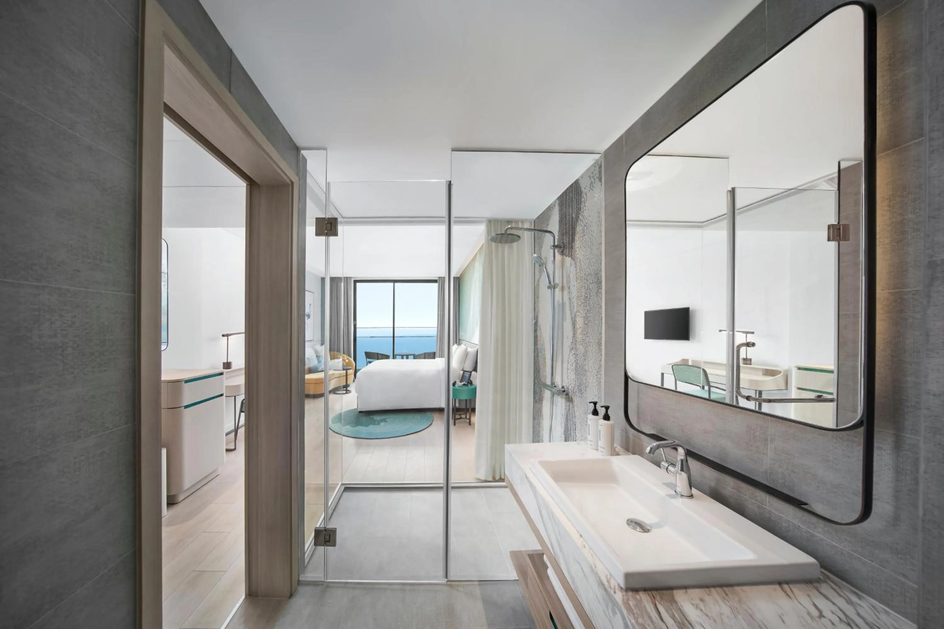 Photo of the whole room, Bed in voco Ma Belle Danang by IHG