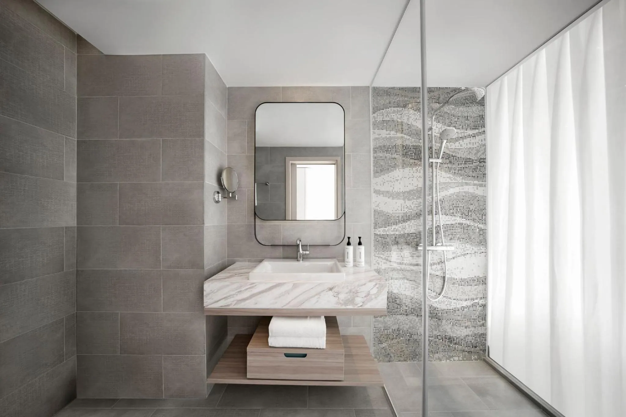 Photo of the whole room in voco Ma Belle Danang by IHG