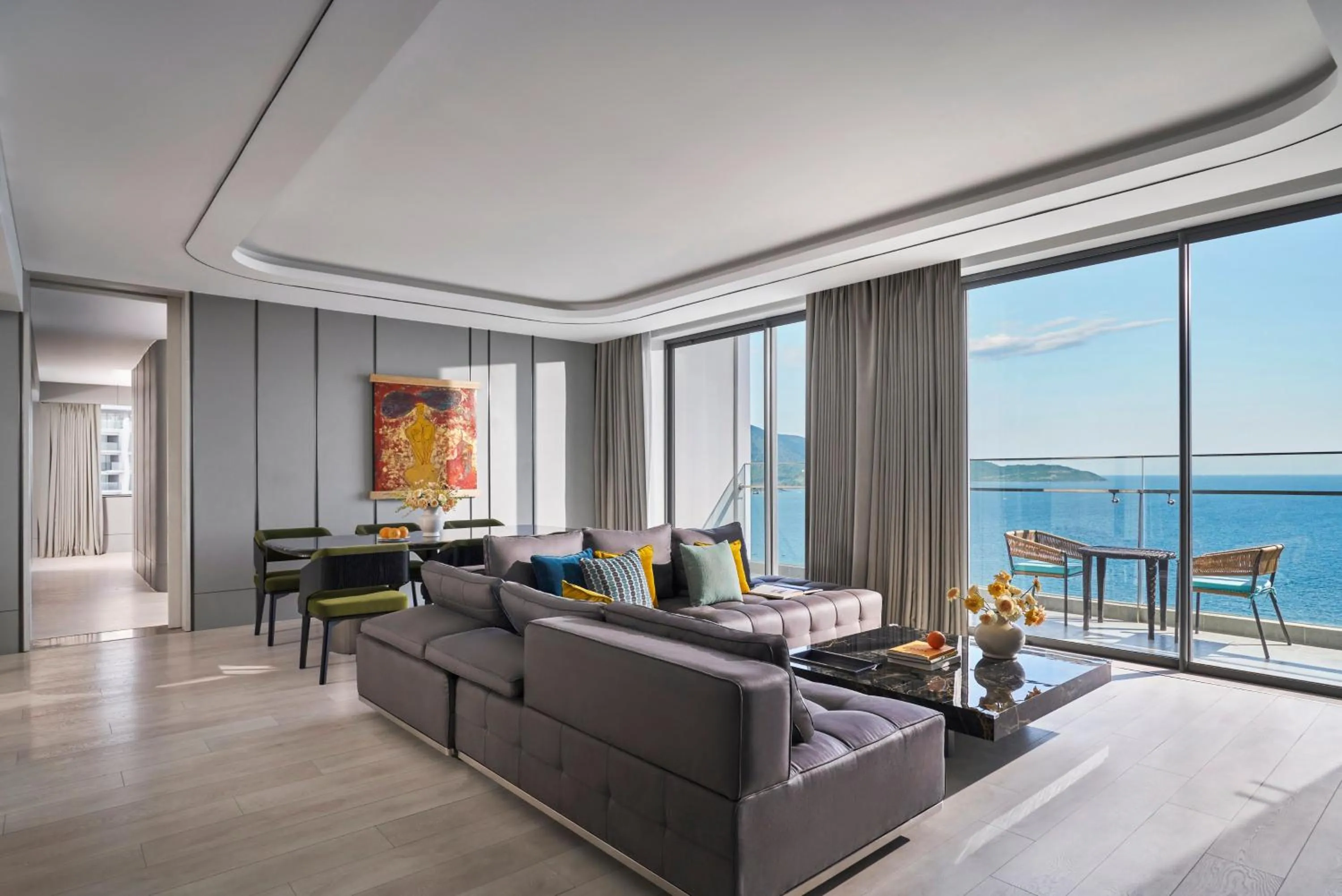 Photo of the whole room in voco Ma Belle Danang by IHG