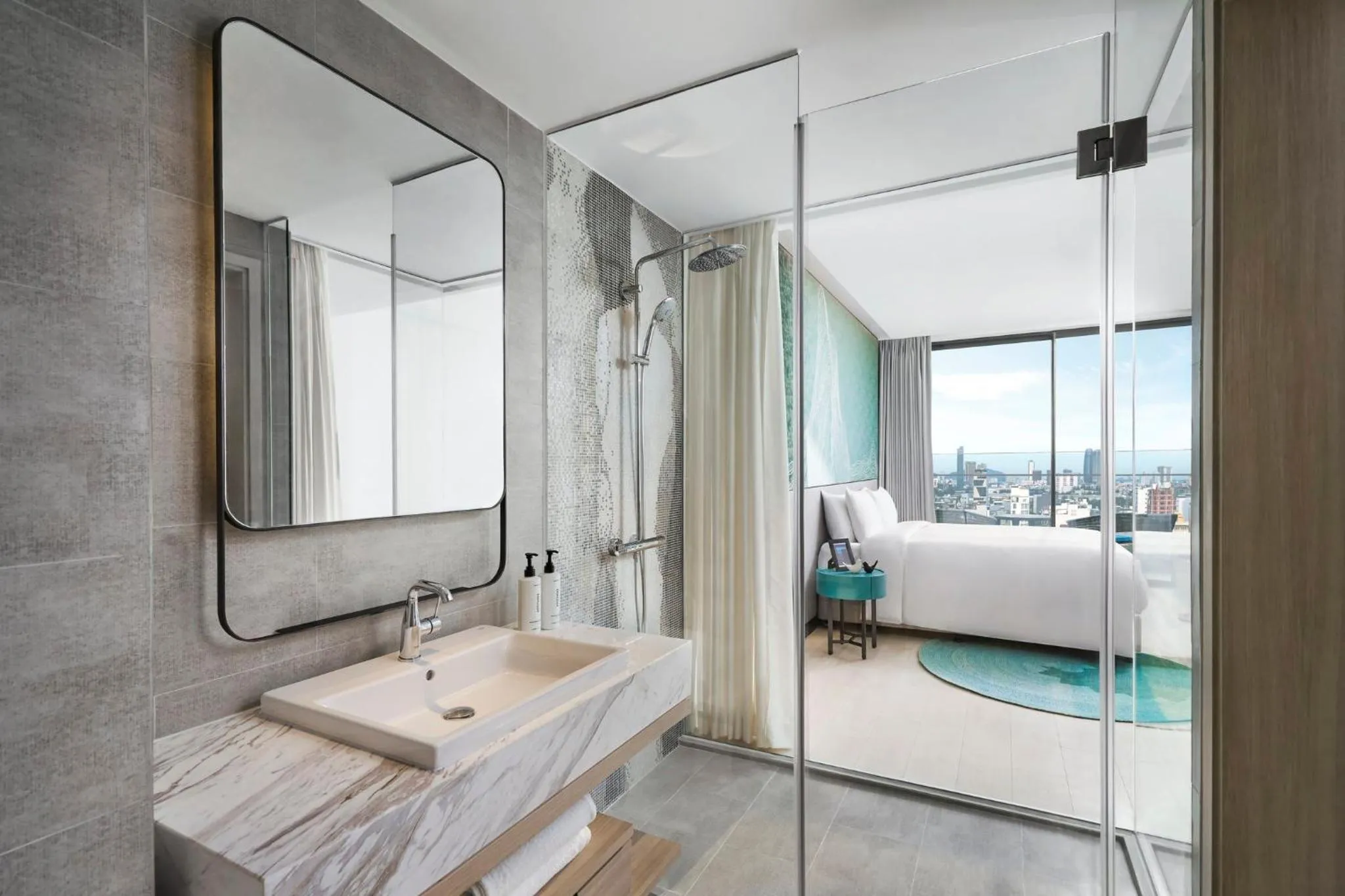 Photo of the whole room, Bed in voco Ma Belle Danang by IHG