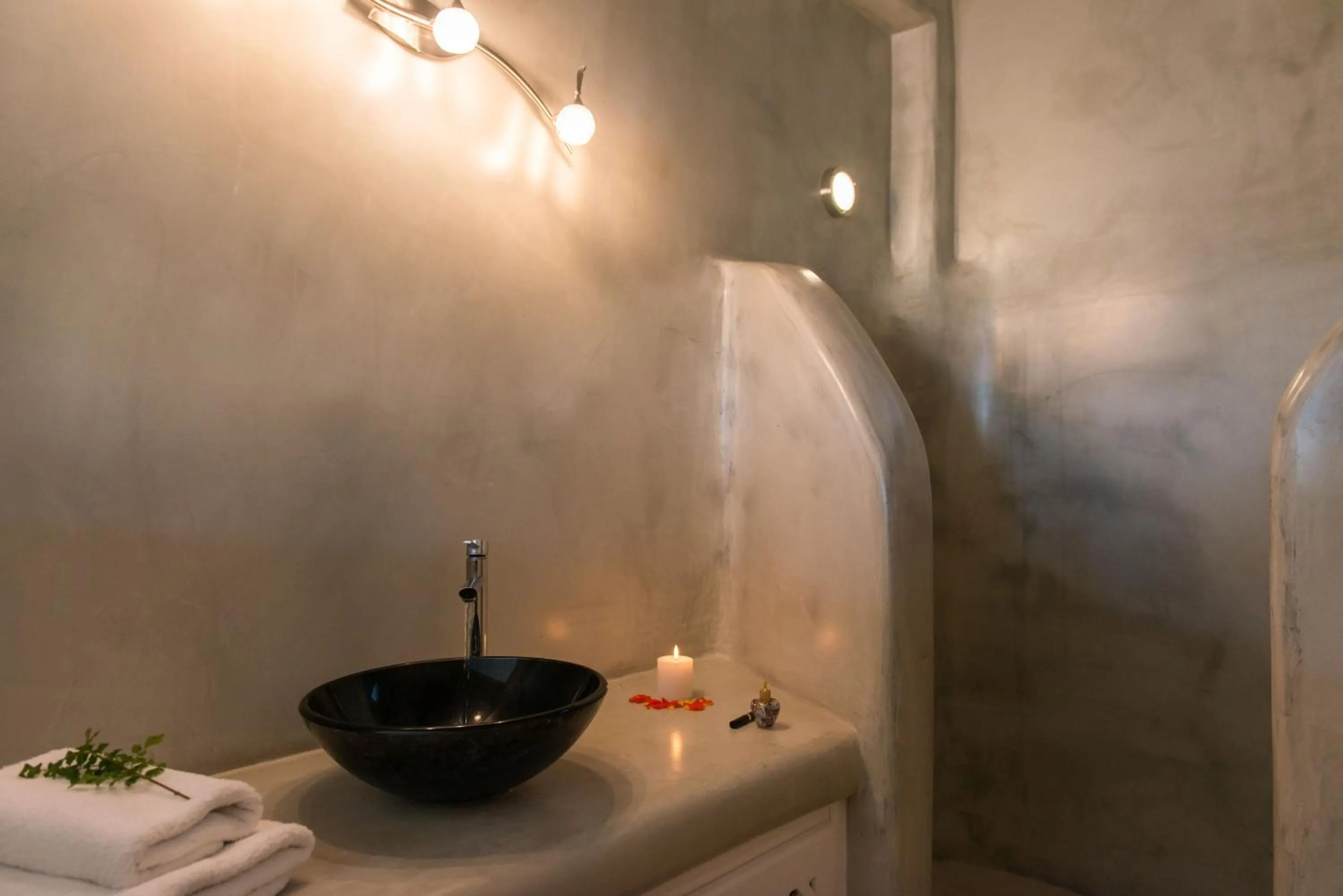 Bathroom in Aelia by Eltheon