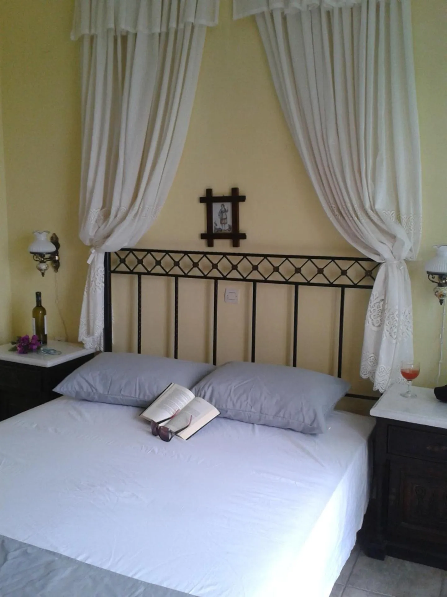 Bed in Aelia by Eltheon