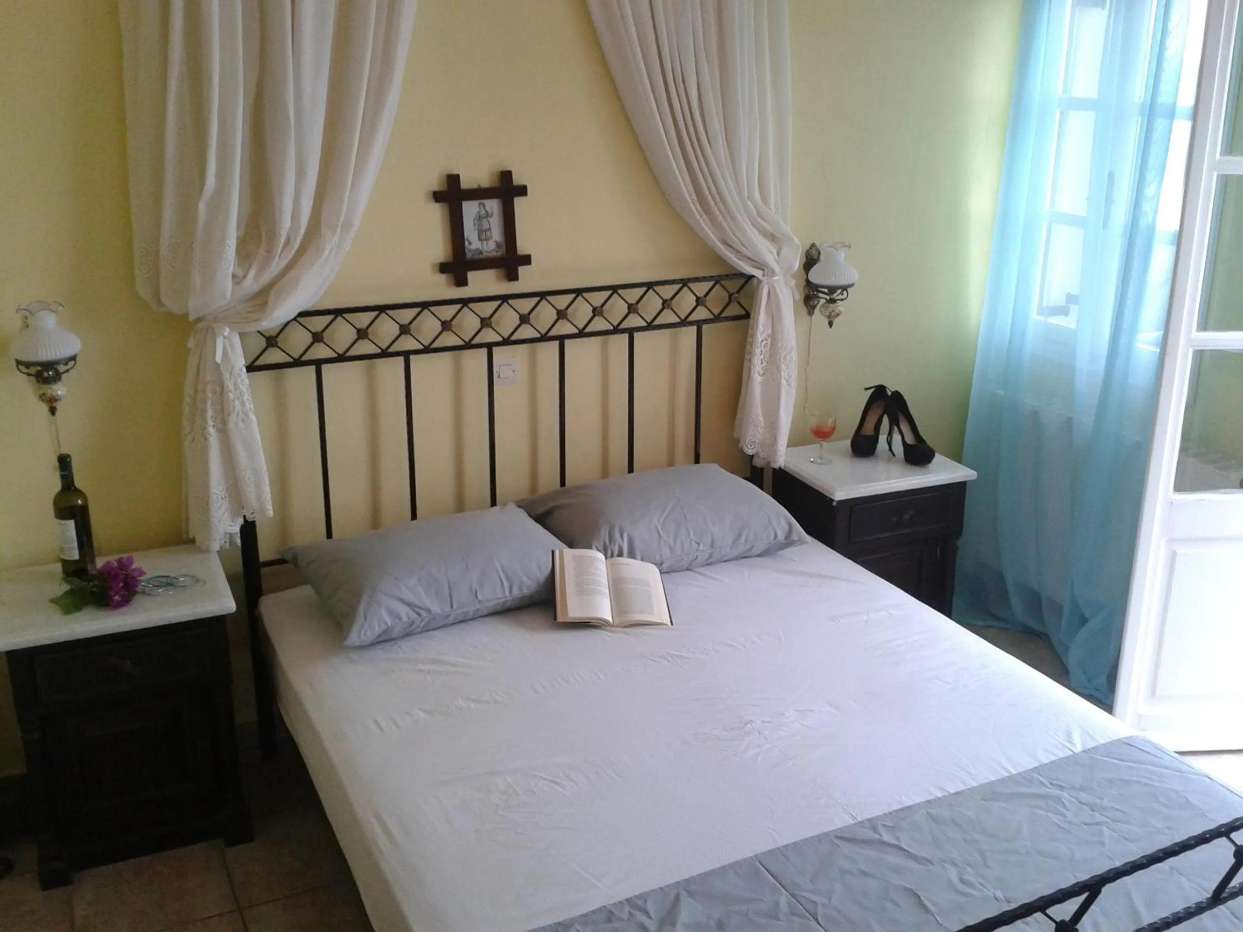 Bed in Aelia by Eltheon