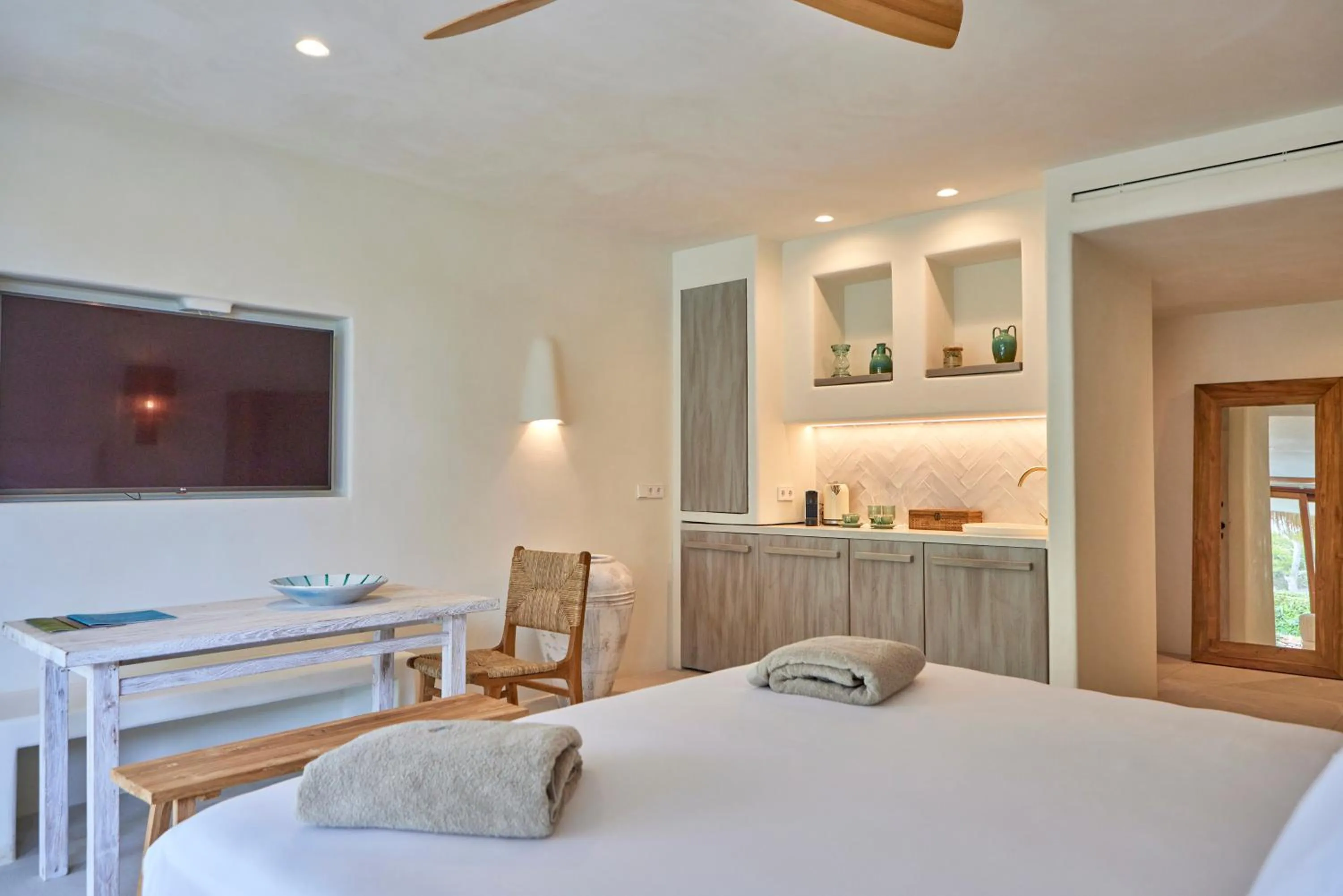 Area and facilities, Bed in Mar Suites Formentera by Universal Beach Hotels