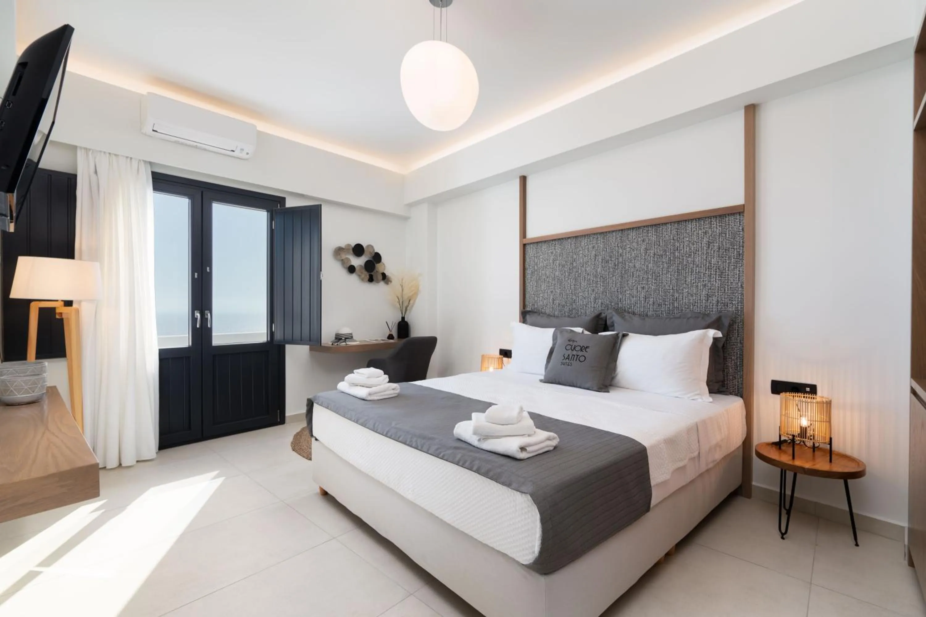 Bedroom, Bed in Cuore Santo Suites