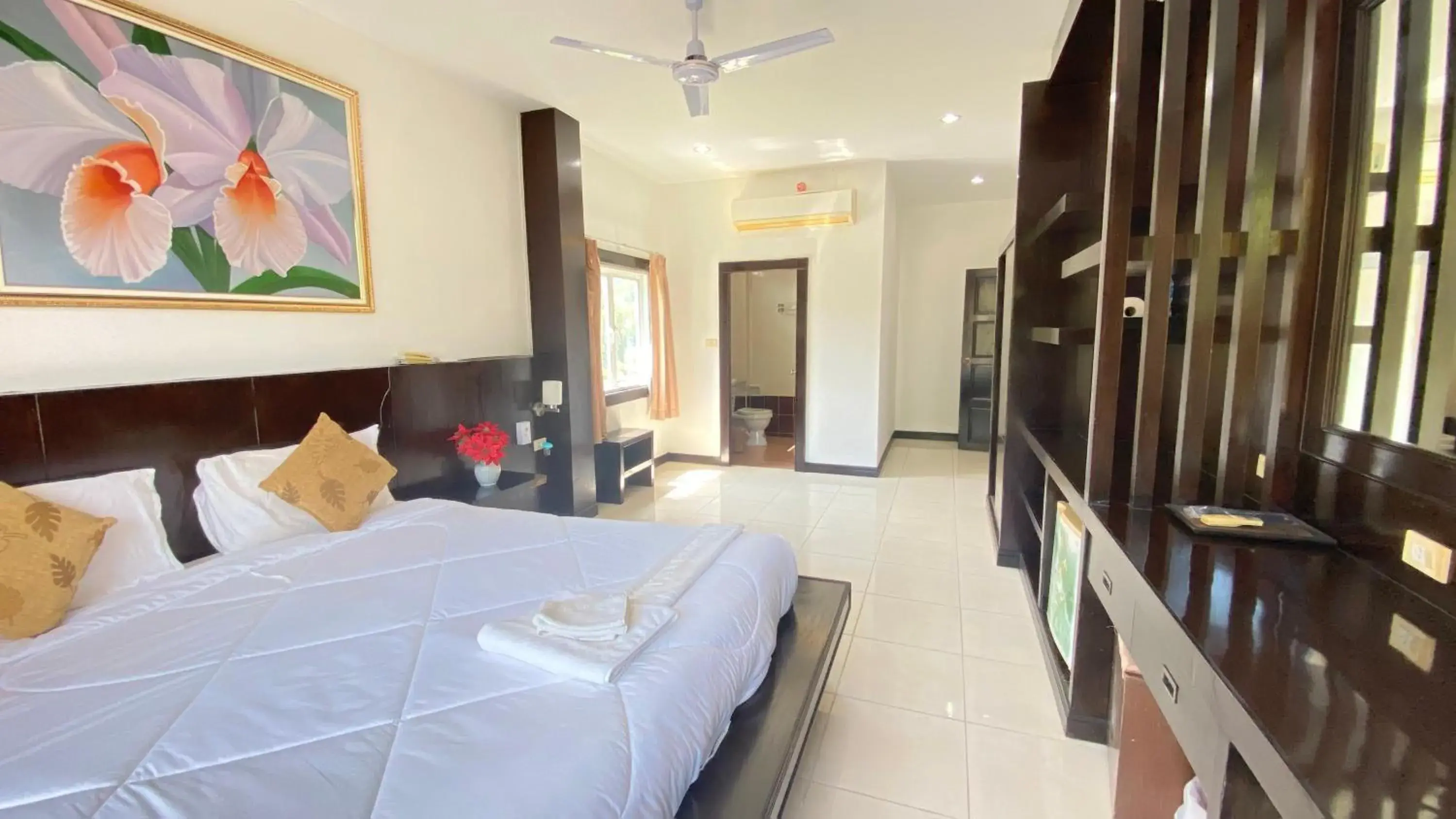 Superior King Room in SM Patong Resort Superior King Room in SM Patong Resort