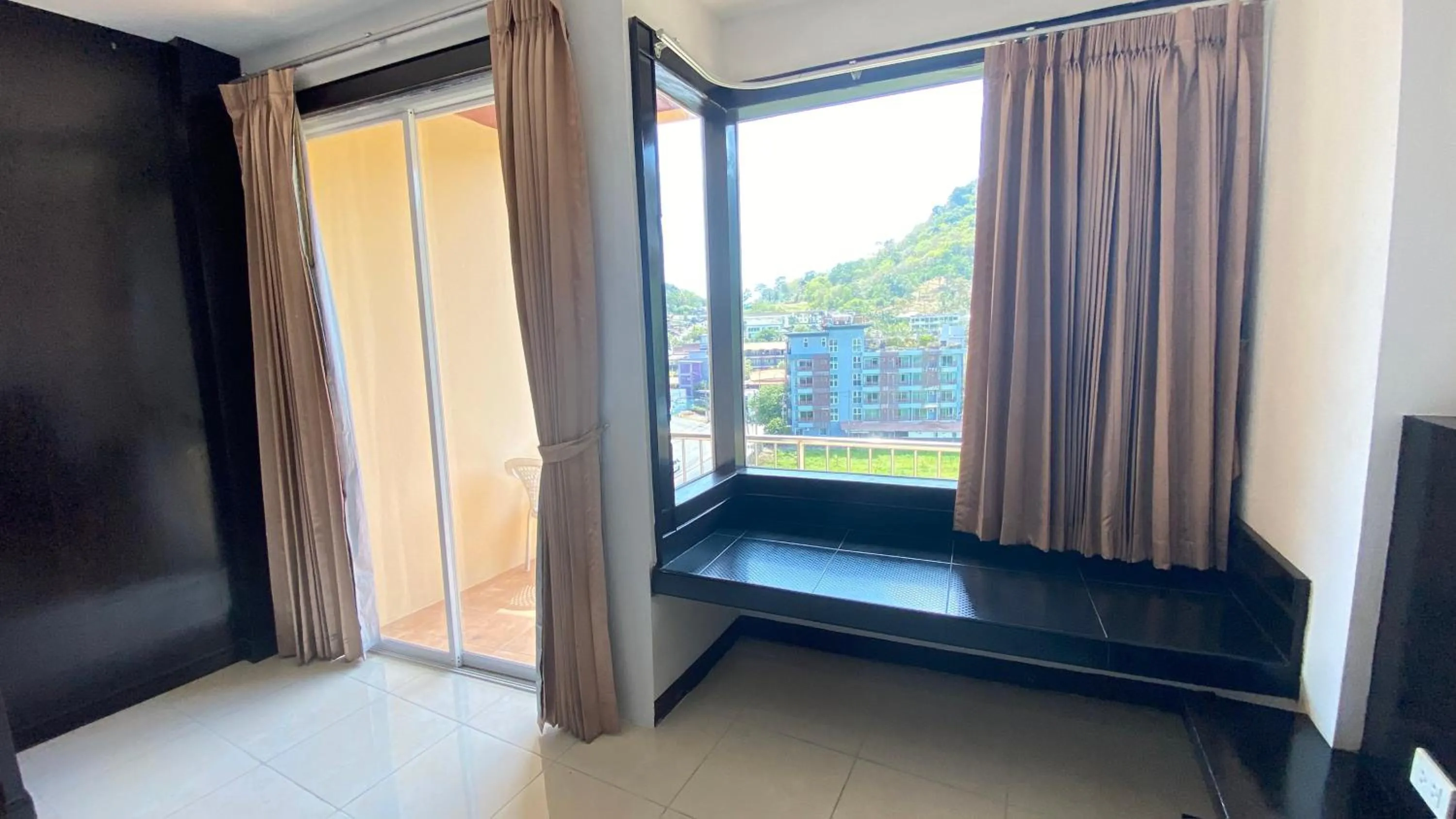 Bed in SM Patong Resort