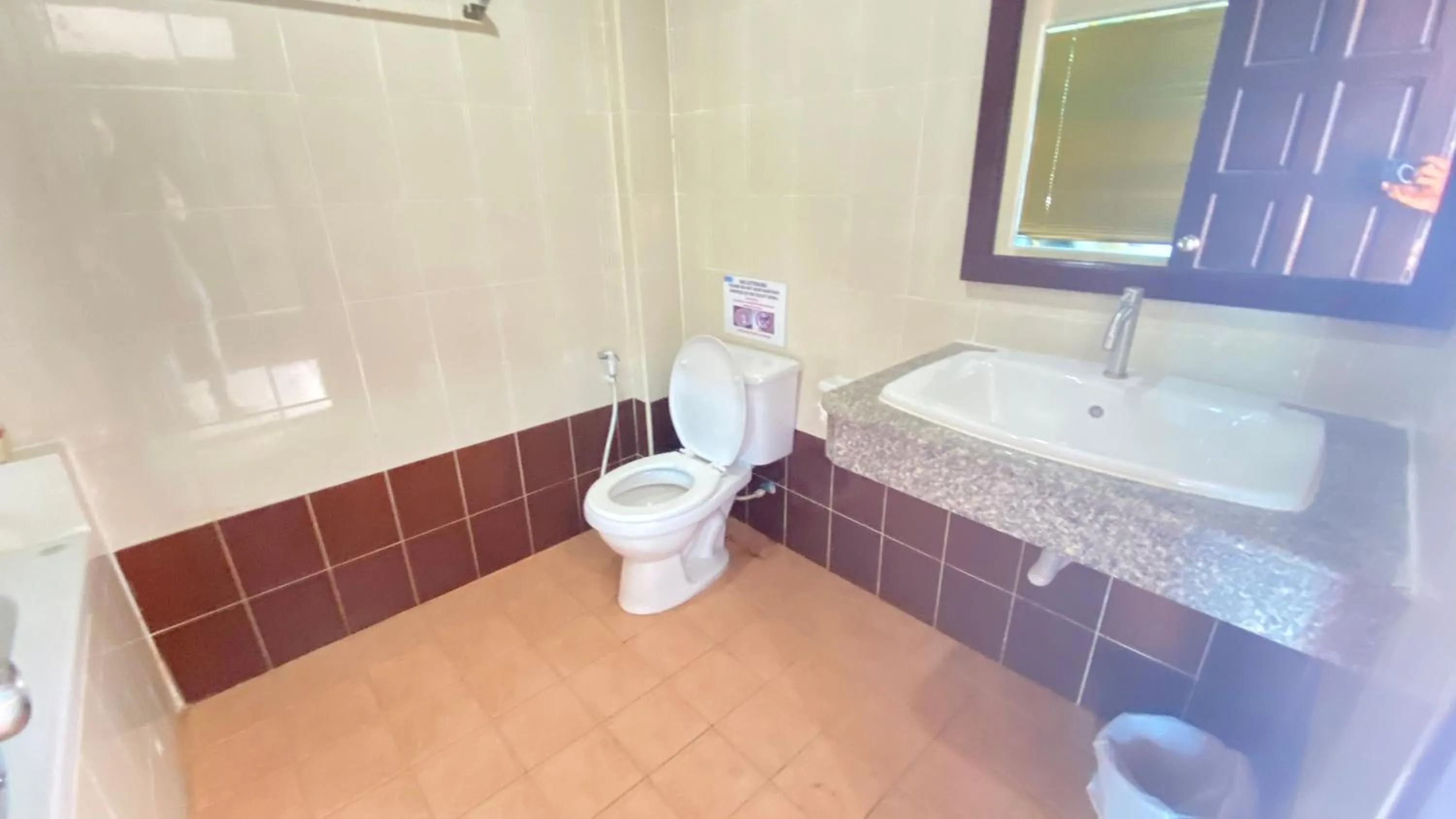 Toilet in SM Patong Resort