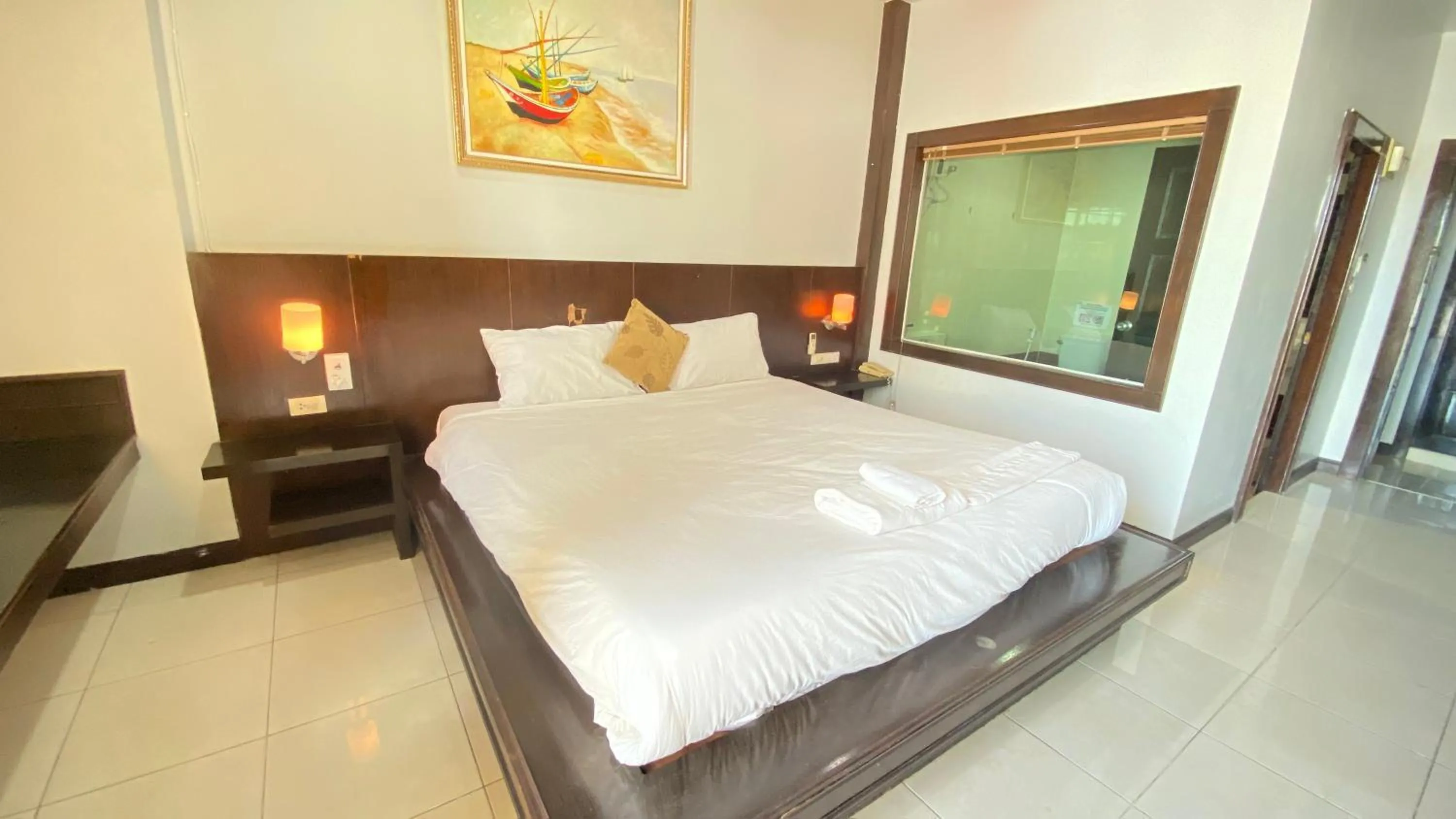 Bed in SM Patong Resort