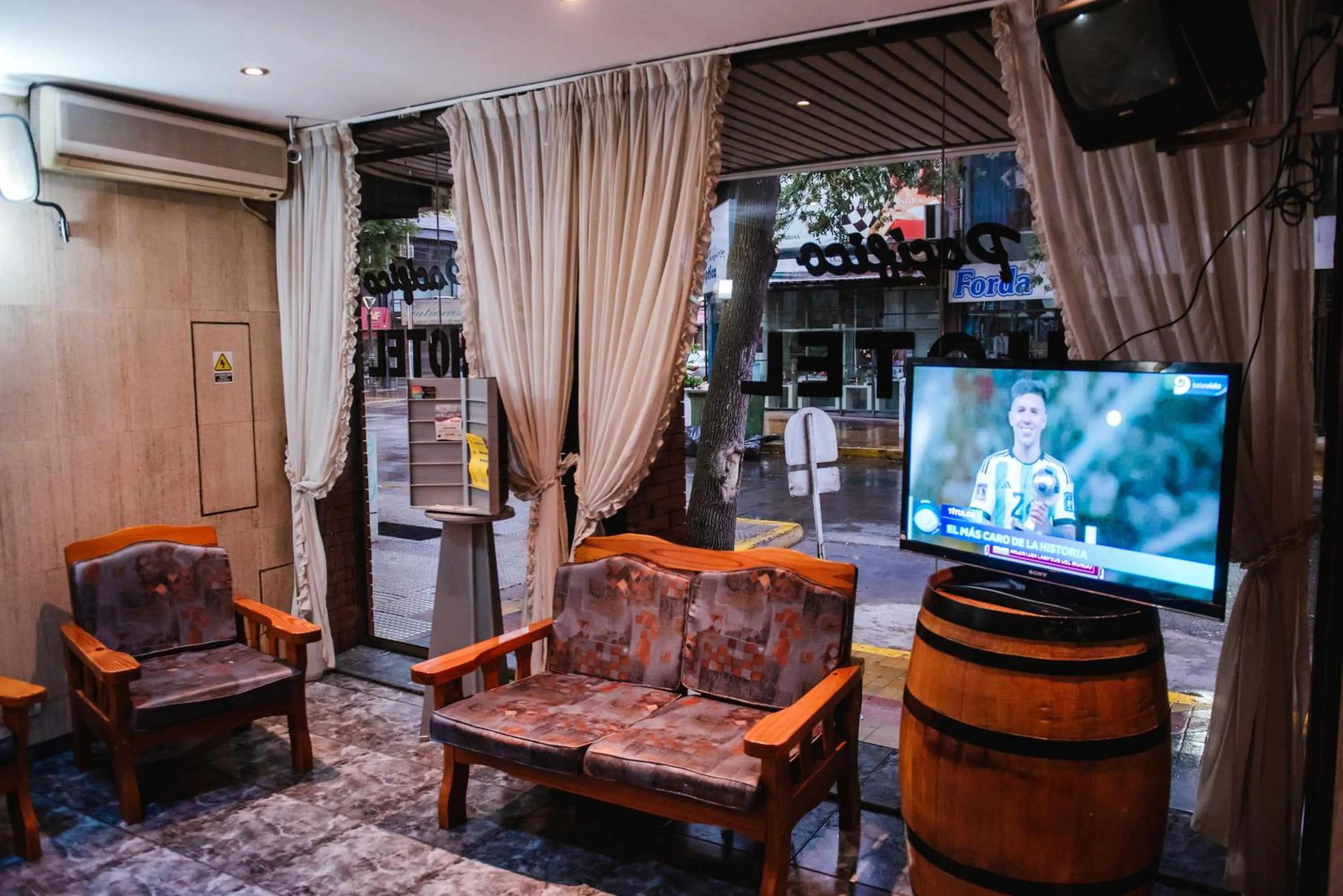 Seating area in Hotel Pacífico