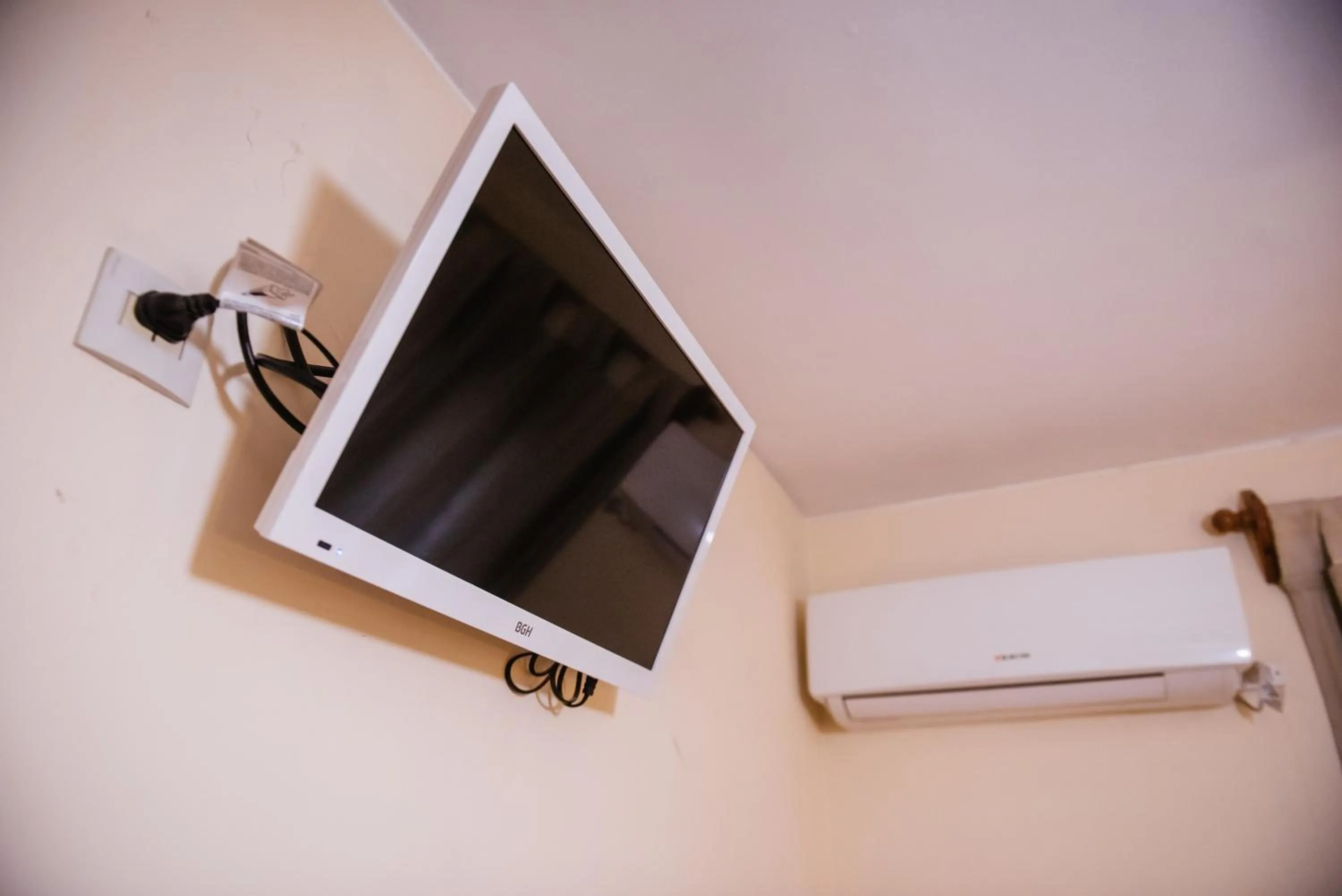 TV and multimedia in Hotel Pacífico