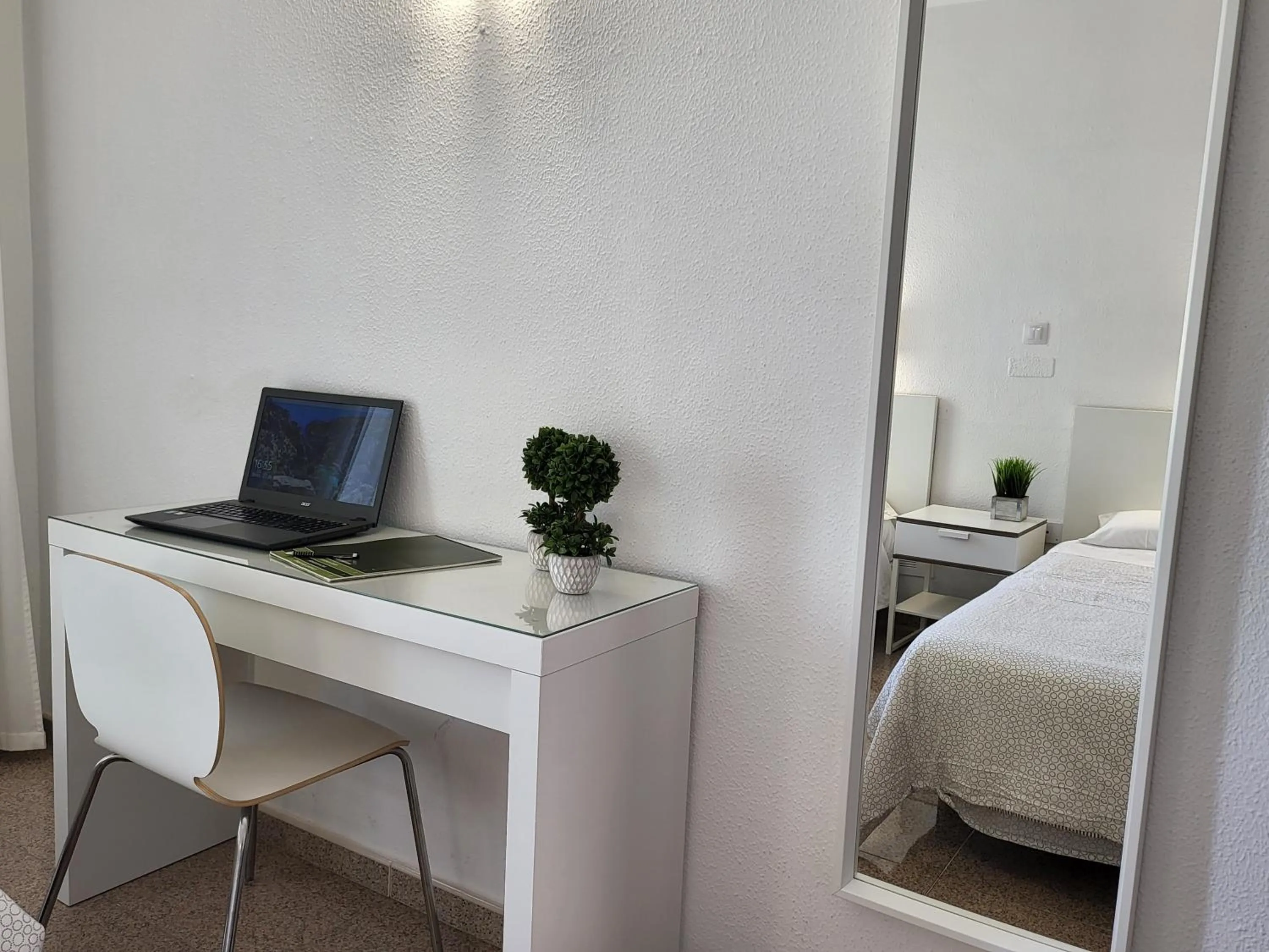 Bedroom, Bed in Las Camelias Apartments