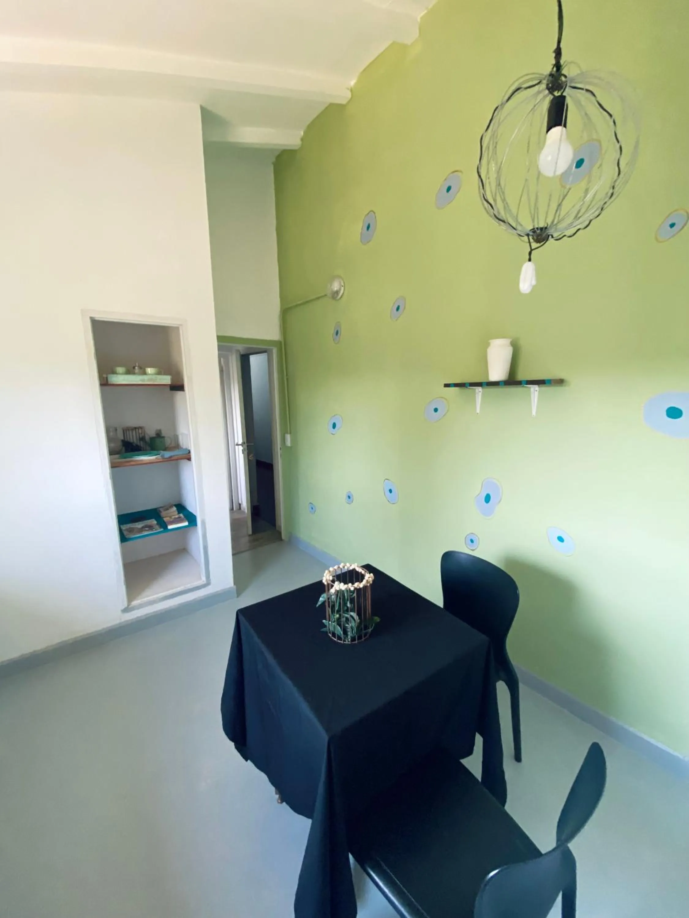 Dining area in Carod Espacio Serrano