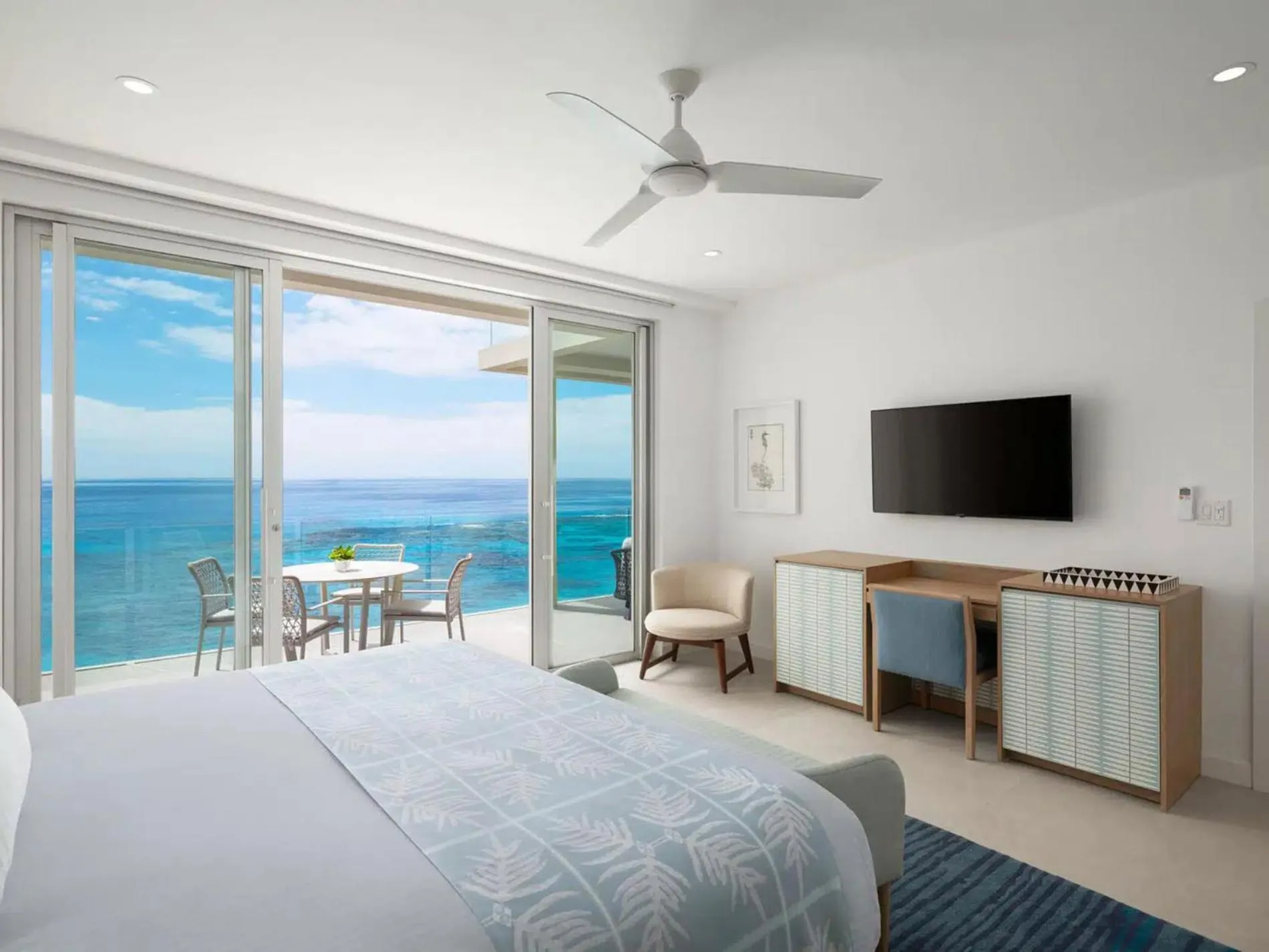 Bedroom, Bed in Azura Bermuda