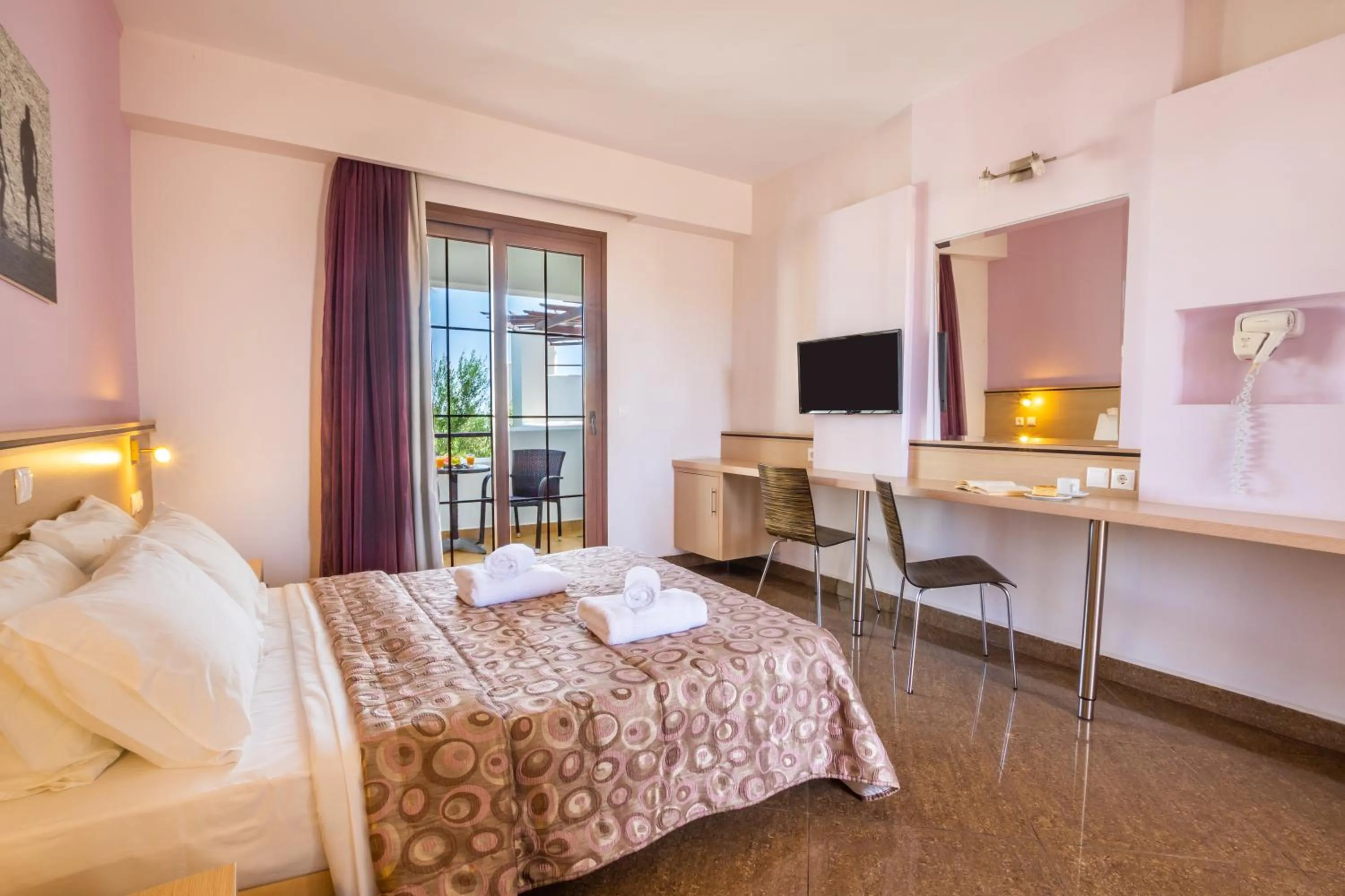 TV and multimedia in Irini Hotel