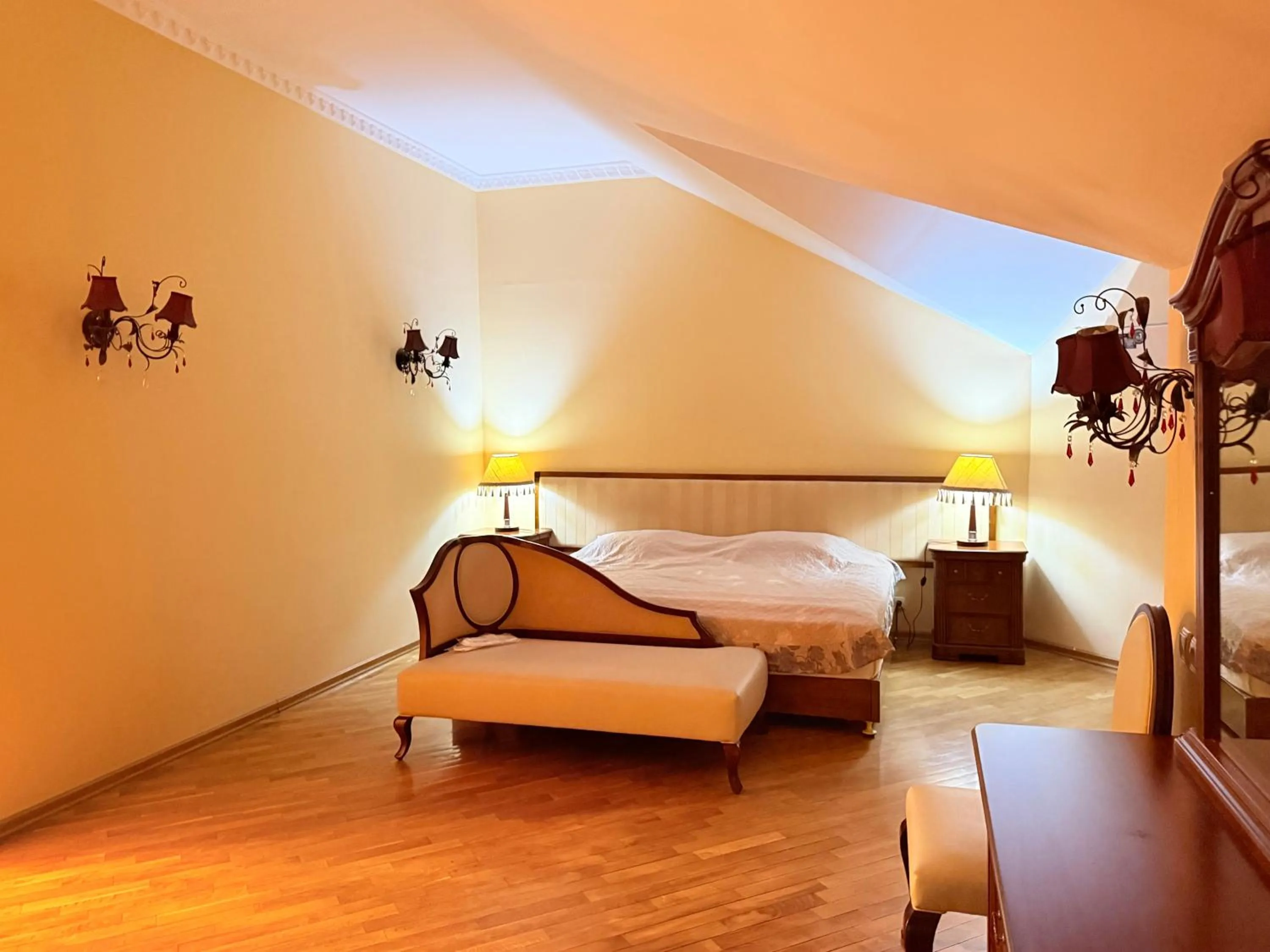 Bedroom, Bed in Retro Palace