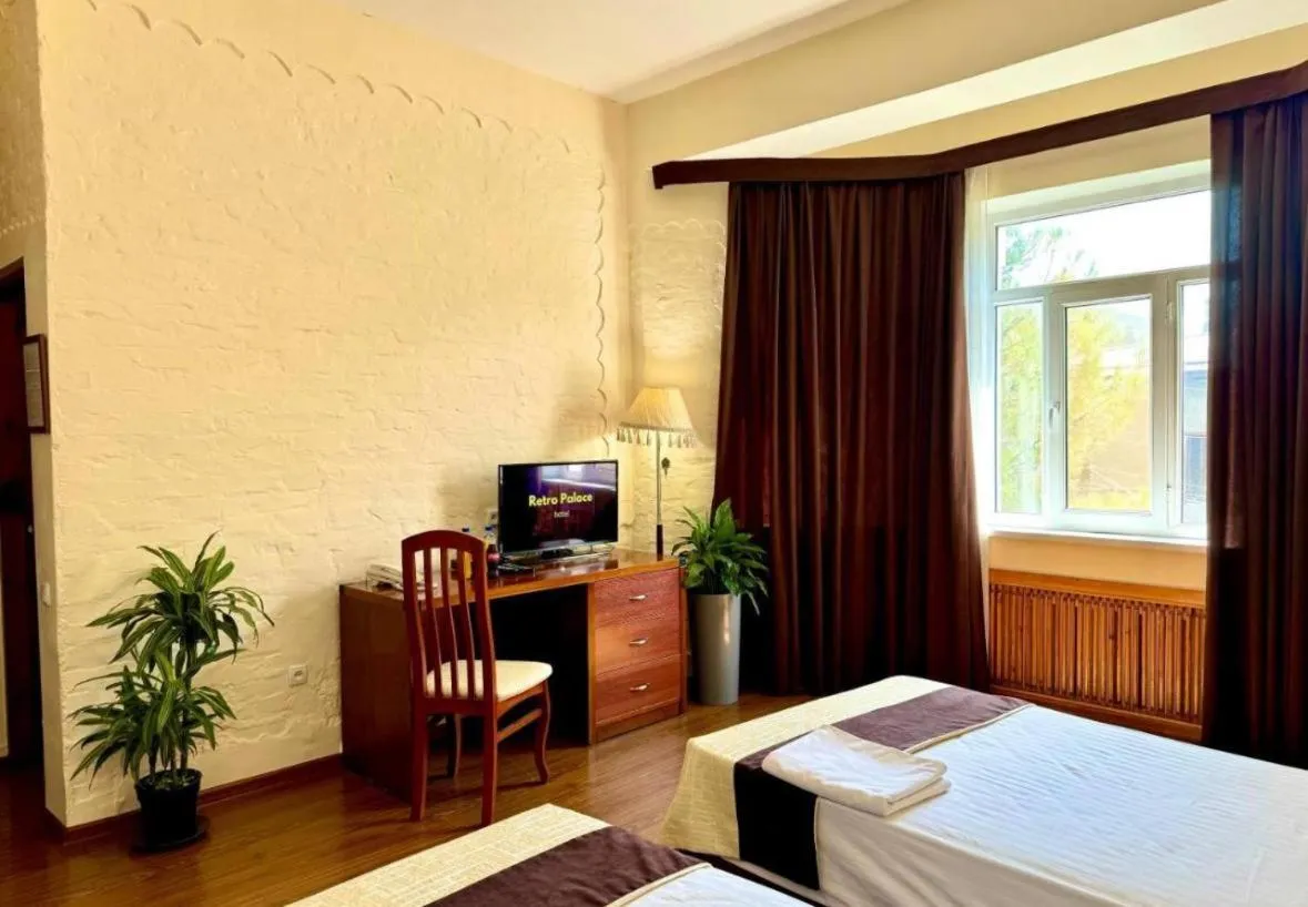 TV and multimedia, Bed in Retro Palace