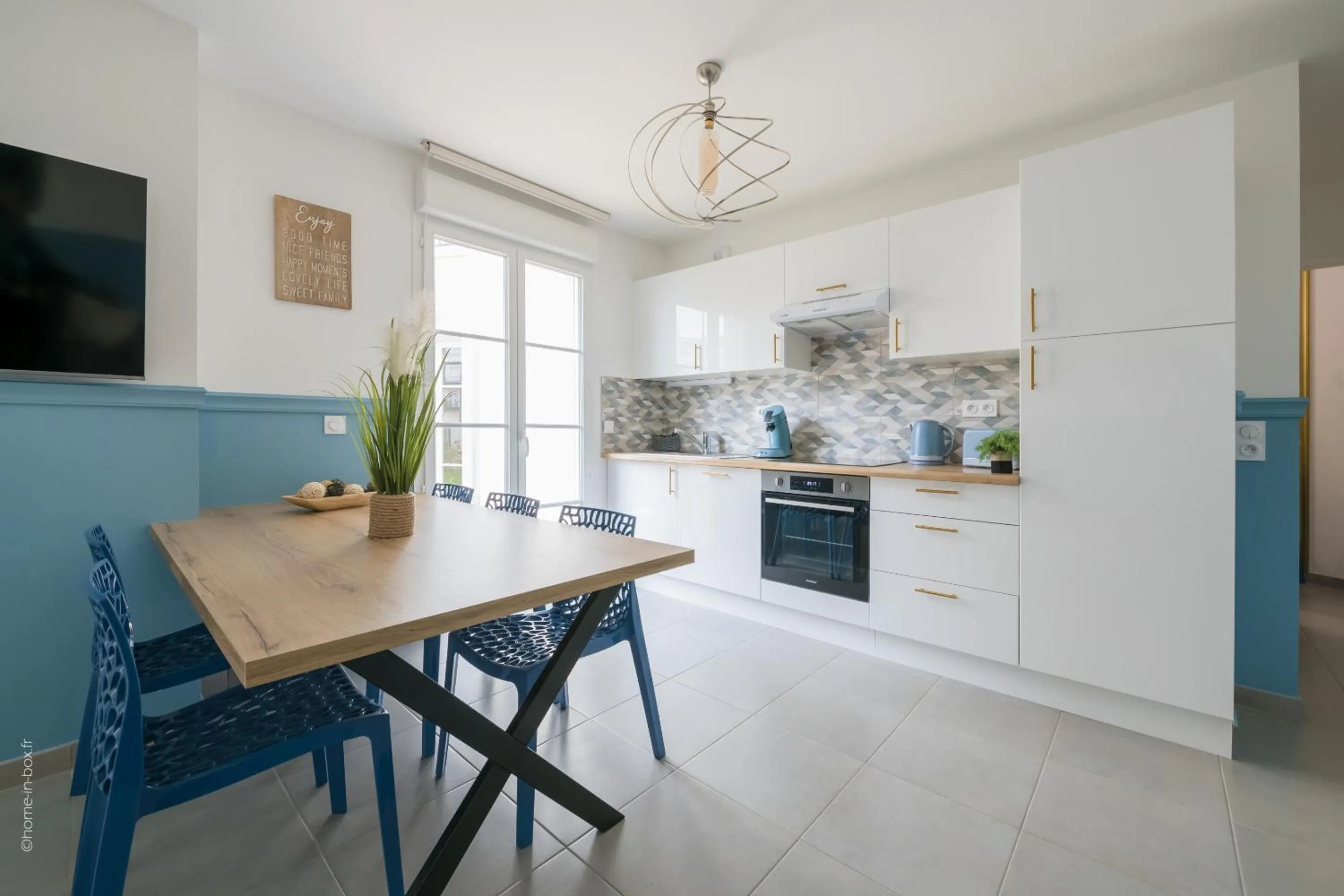 Kitchen or kitchenette in Columbus Garden By Plaza