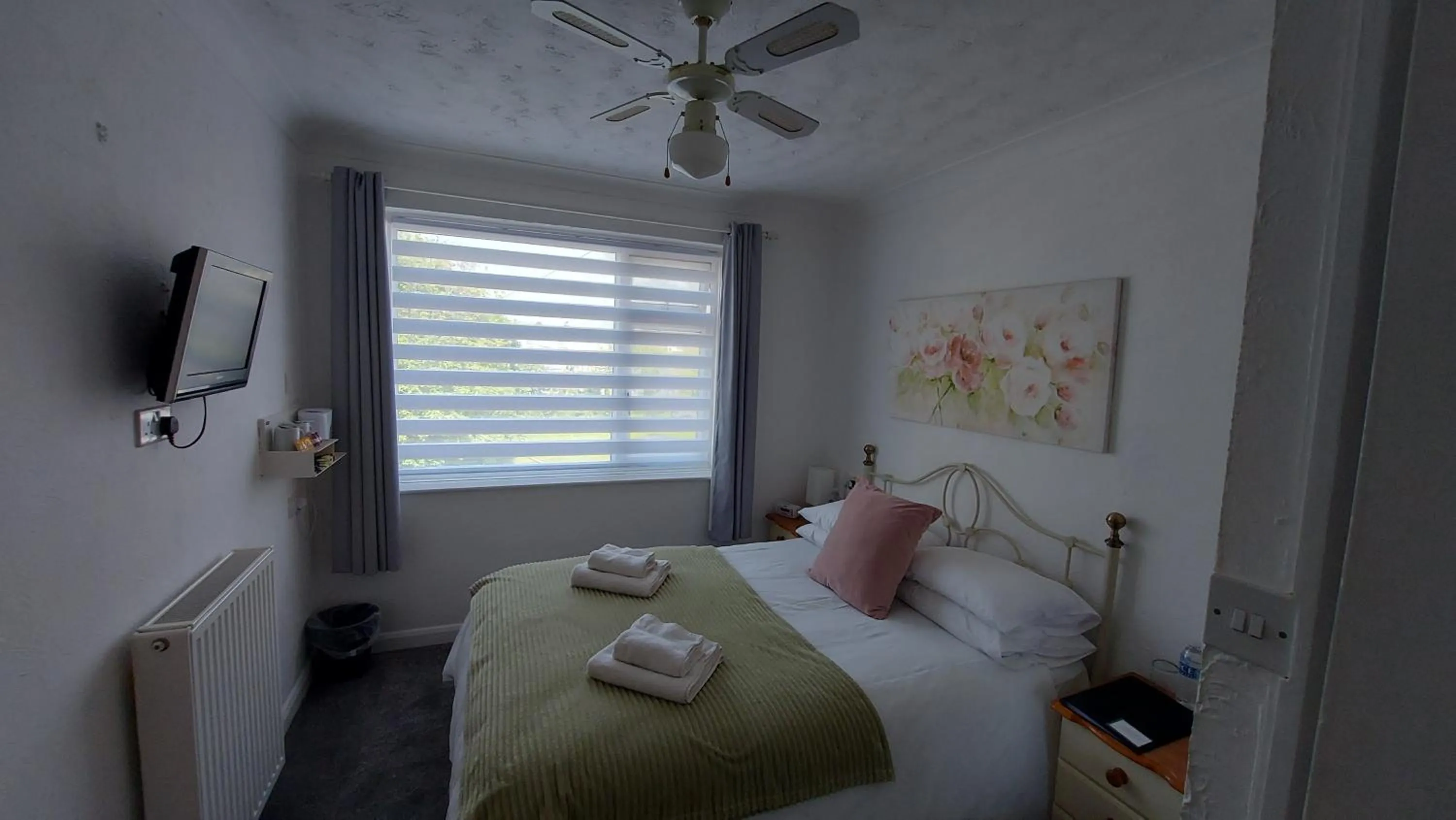 Bed in The Clifton at Paignton