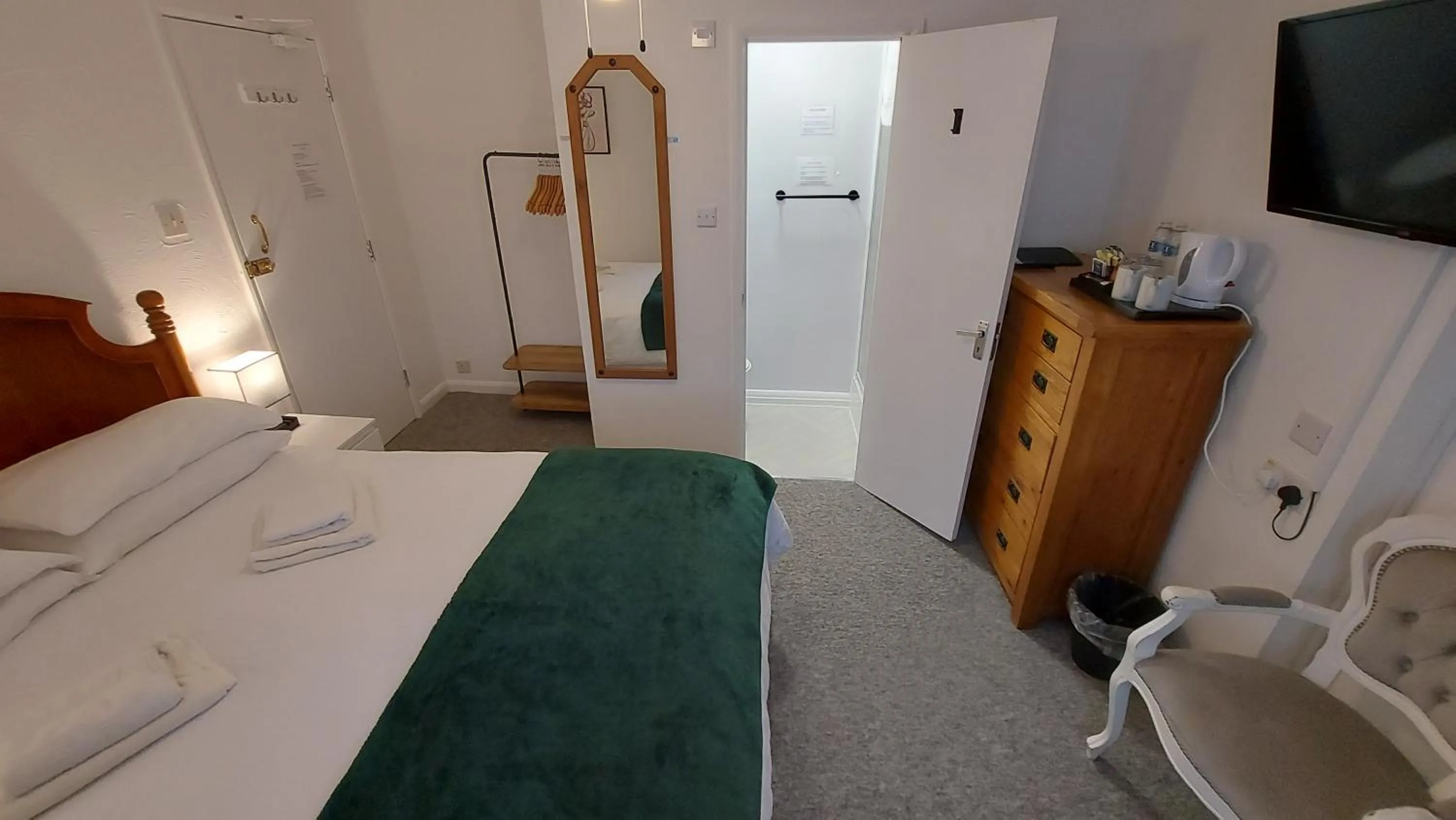 Bed in The Clifton at Paignton