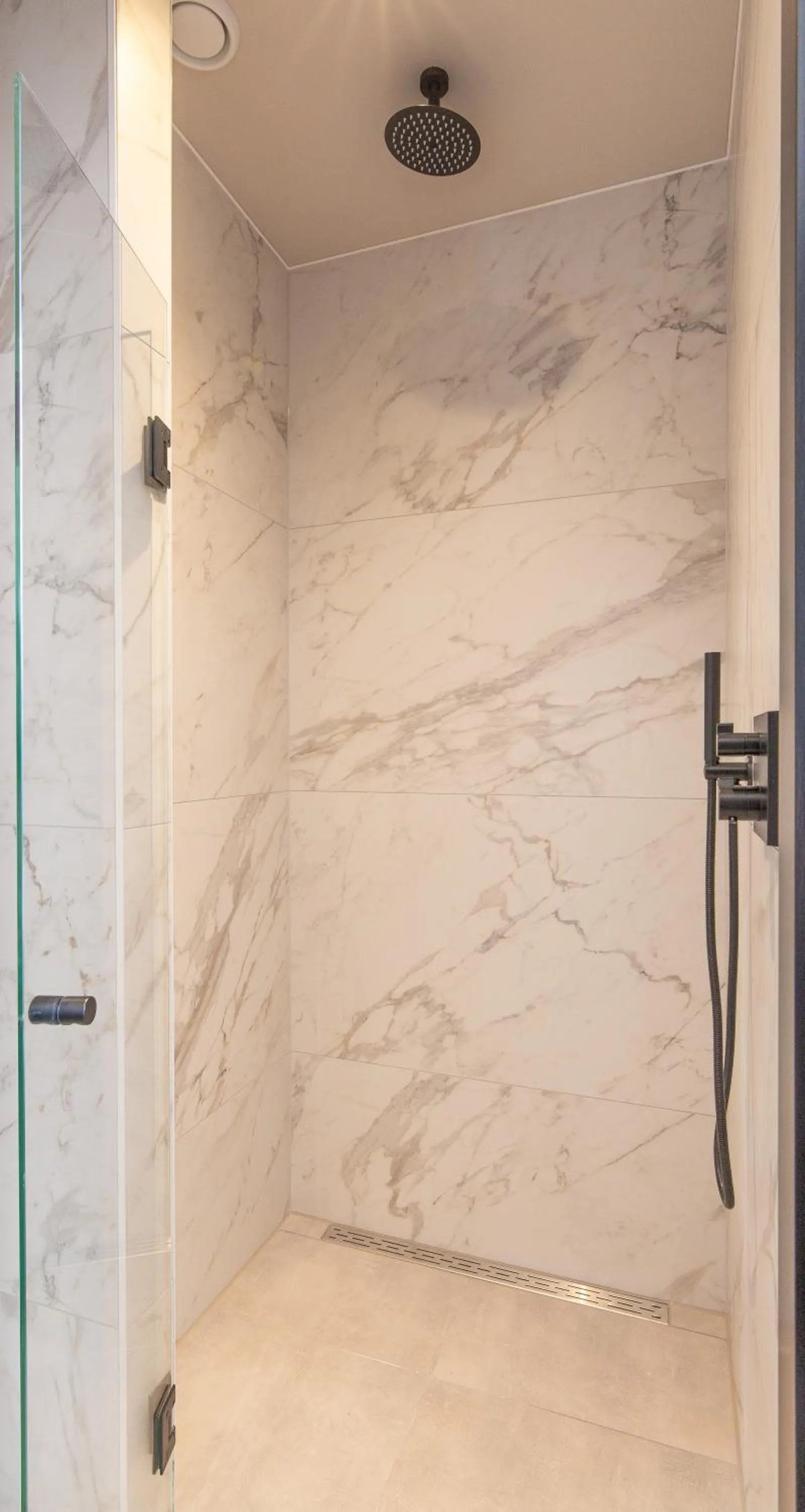 Shower in Monument Hotel