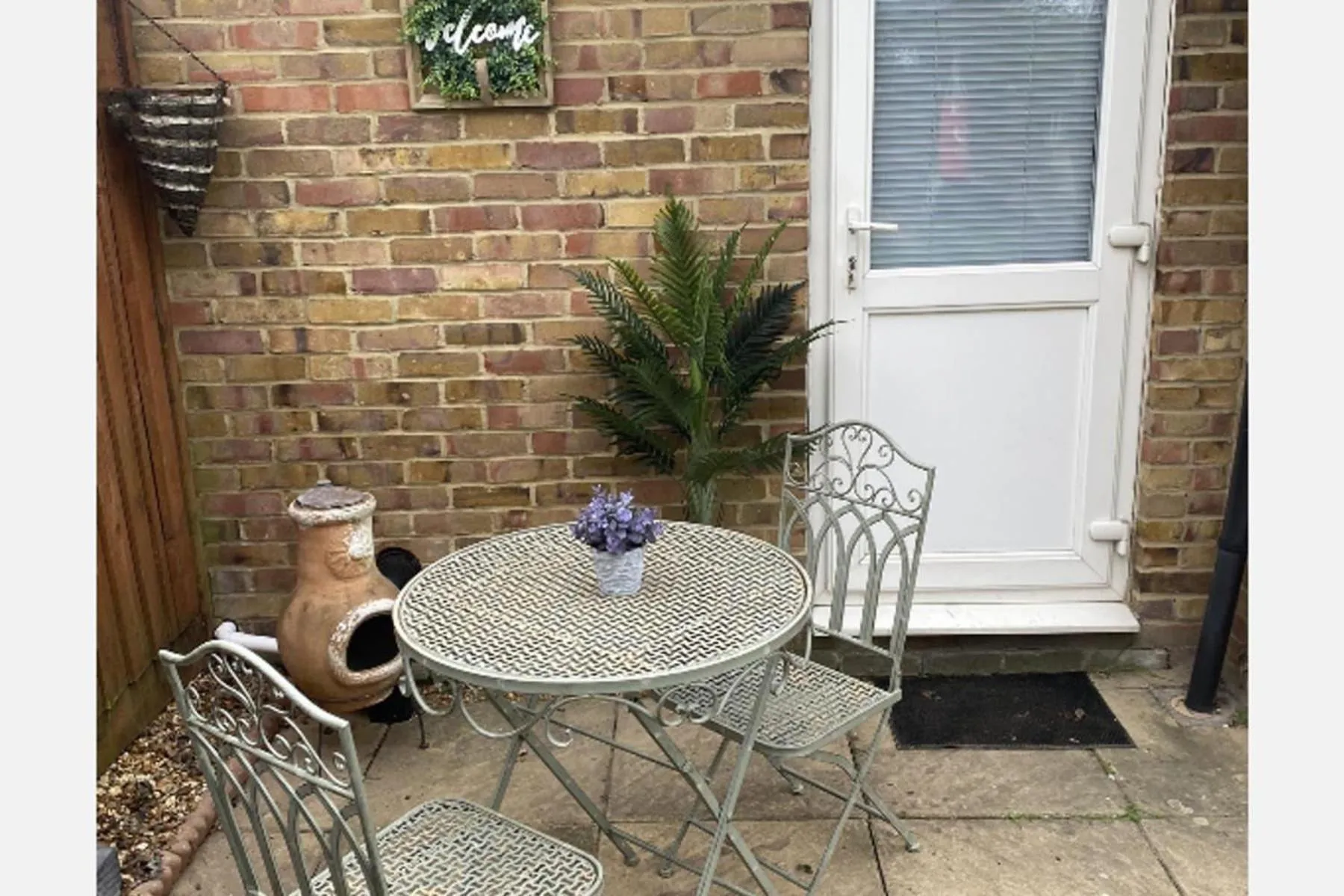 1 Bed Studio - Sleeps 2 - Smoking - Parking - Wifi