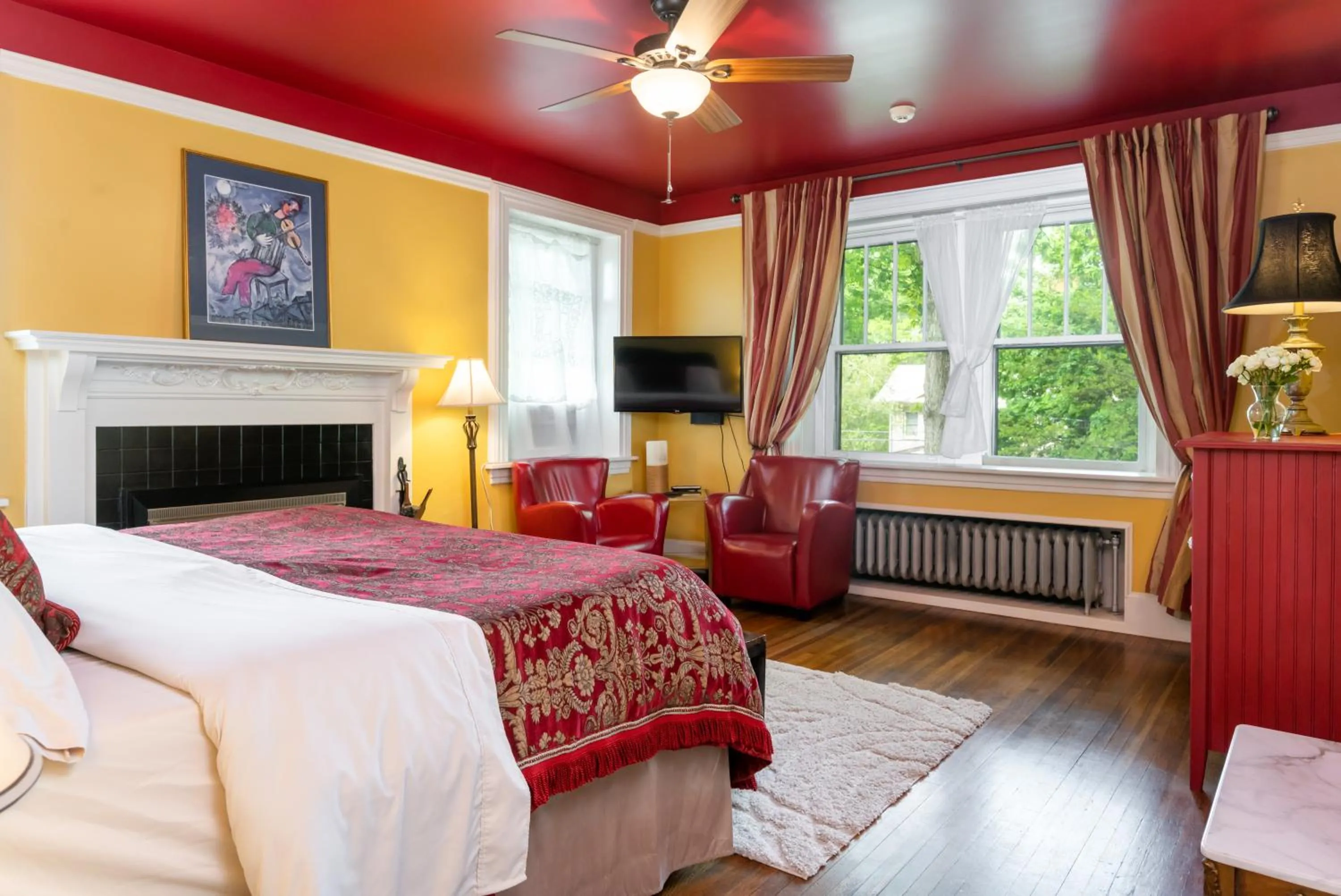 Bed in Sweet Biscuit Inn