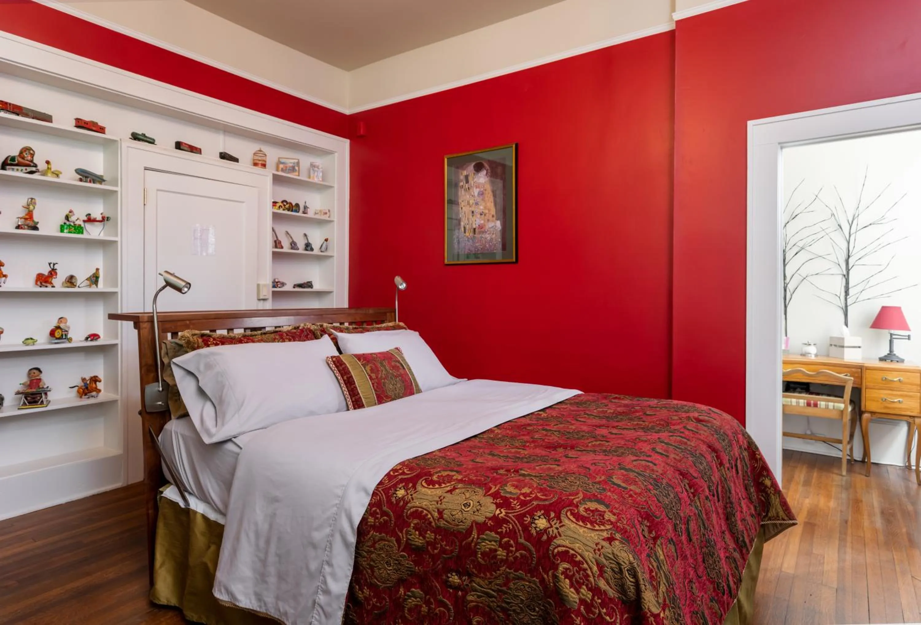 Bed in Sweet Biscuit Inn