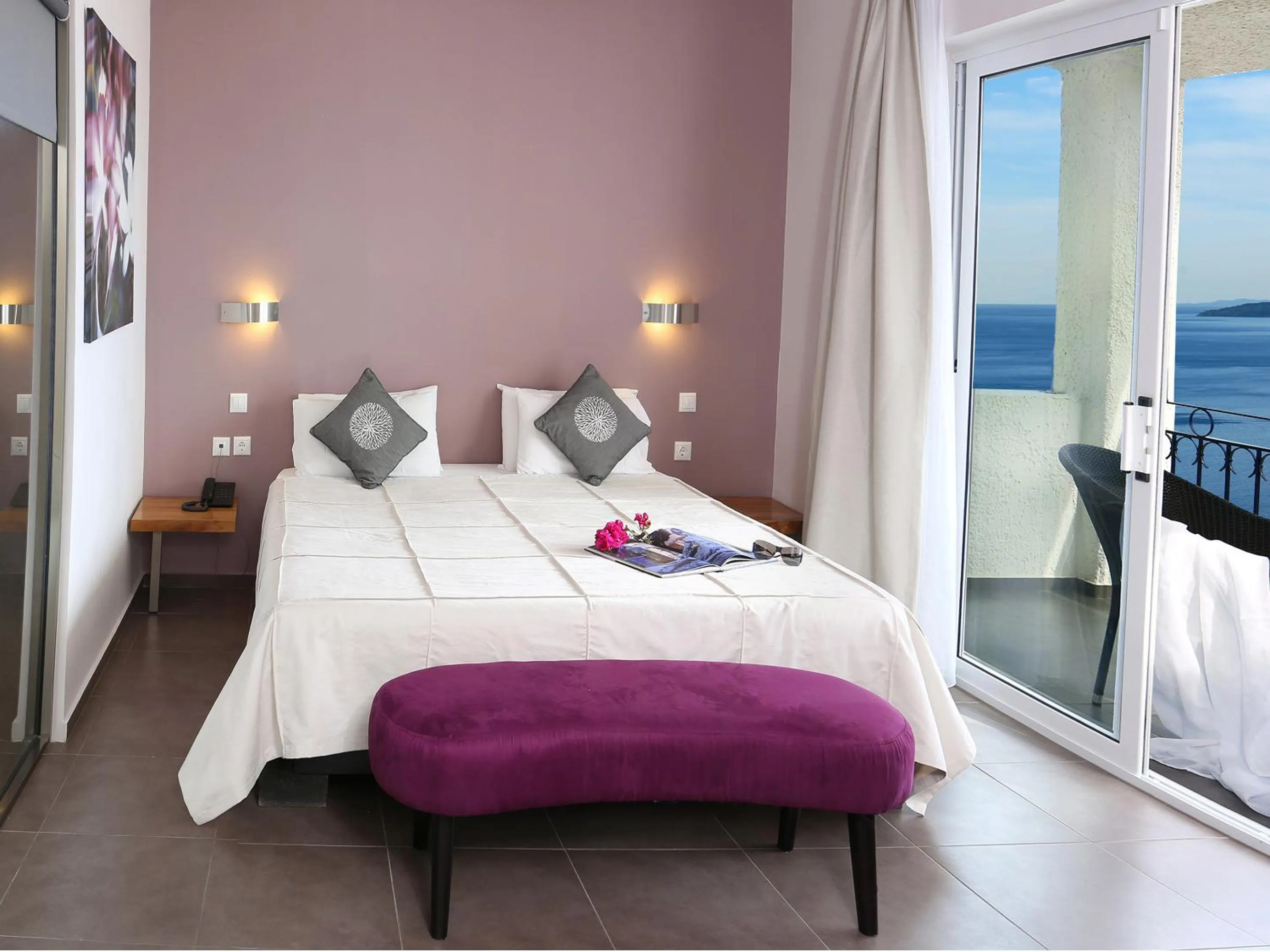 Bed in Pantokrator Hotel