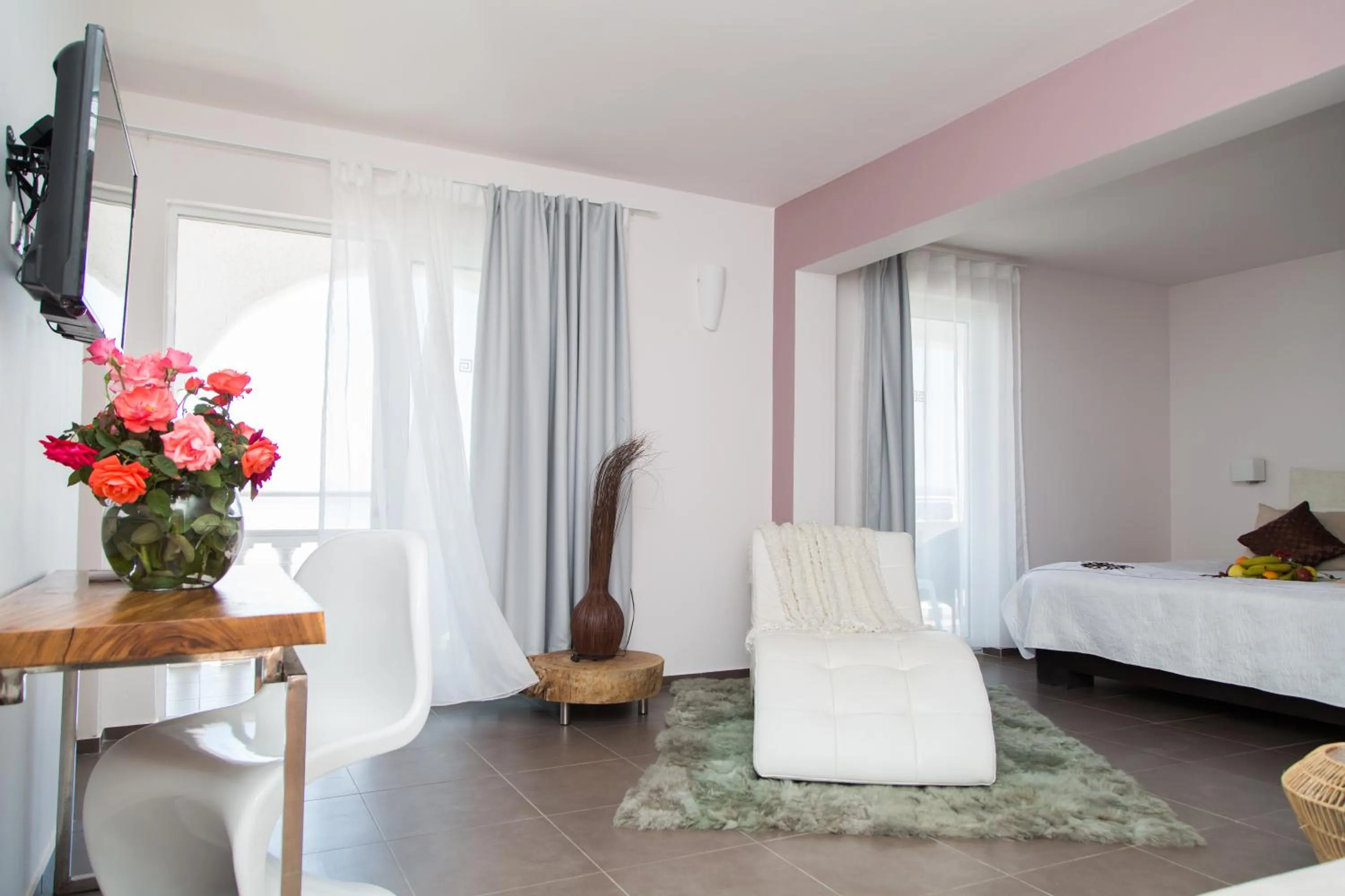 Photo of the whole room, Bed in Pantokrator Hotel