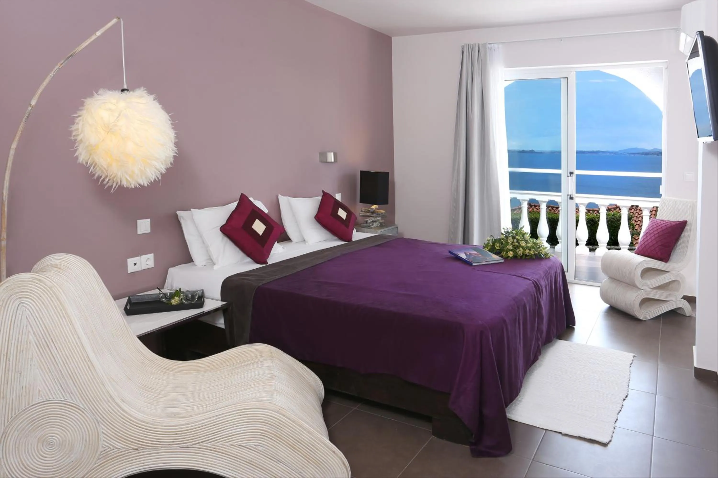 Photo of the whole room, Bed in Pantokrator Hotel