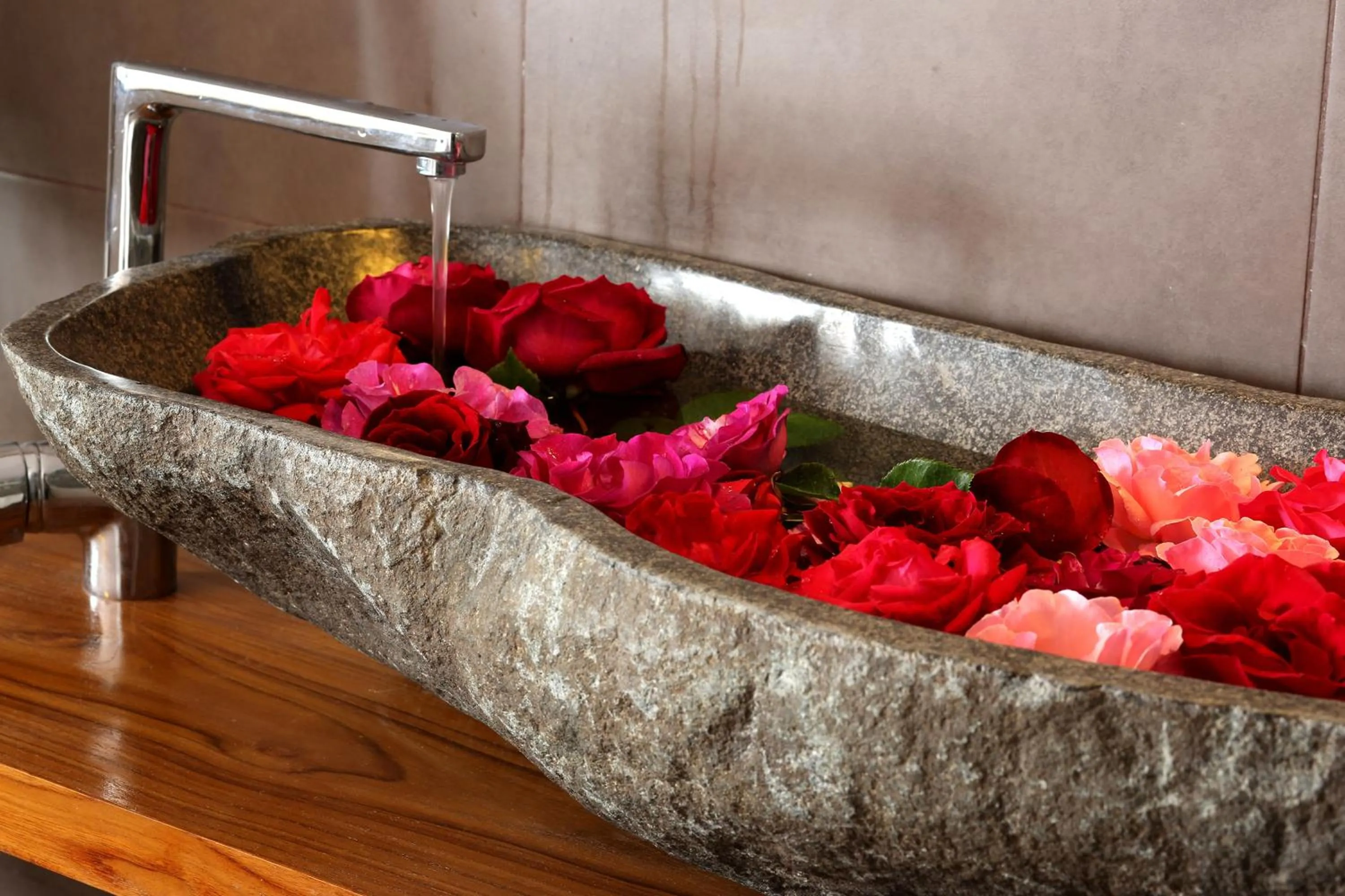 Bathroom in Pantokrator Hotel