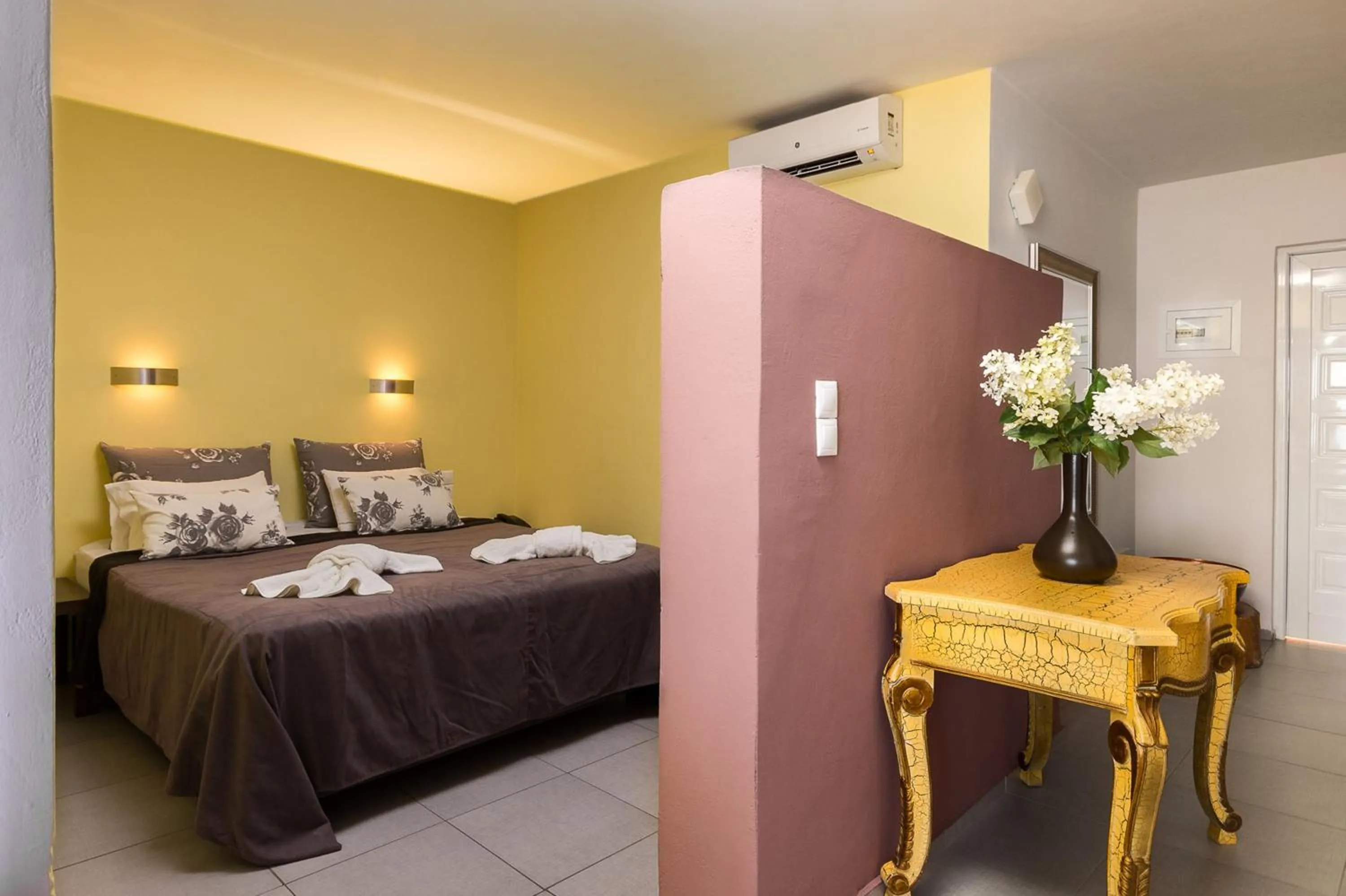 Bedroom, Bed in Pantokrator Hotel