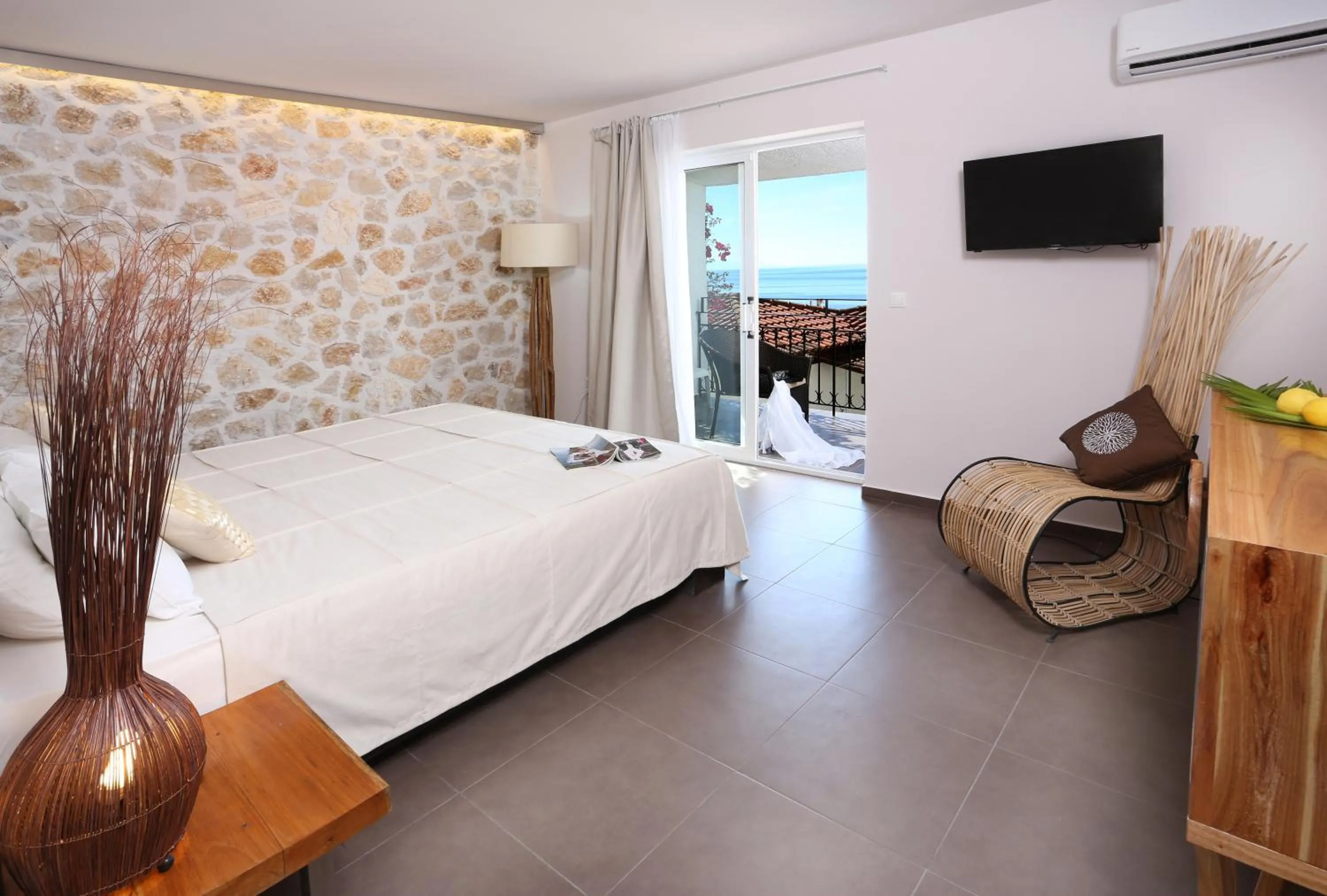 Photo of the whole room, Bed in Pantokrator Hotel