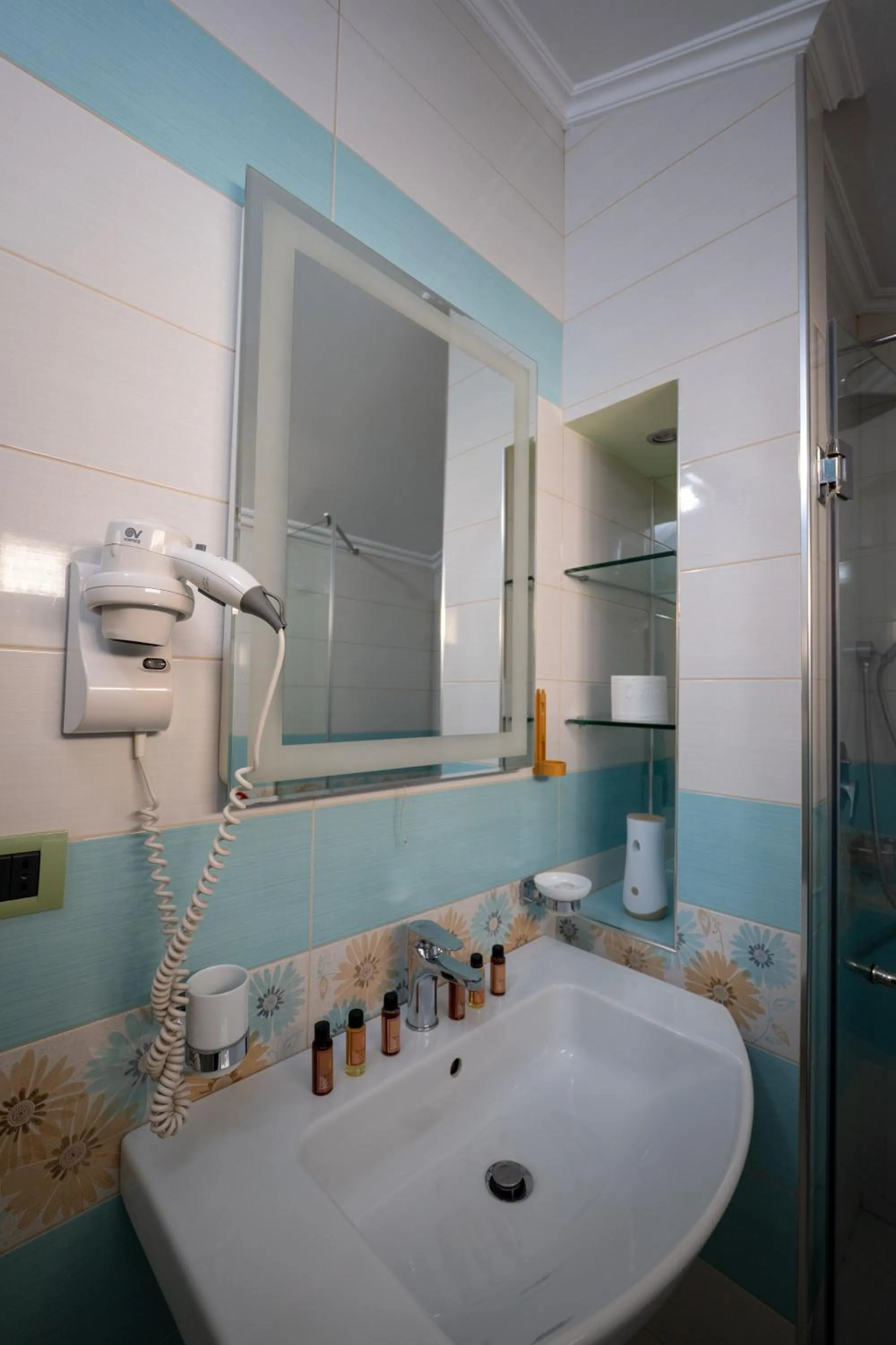 Shower in Olimpic Hotel