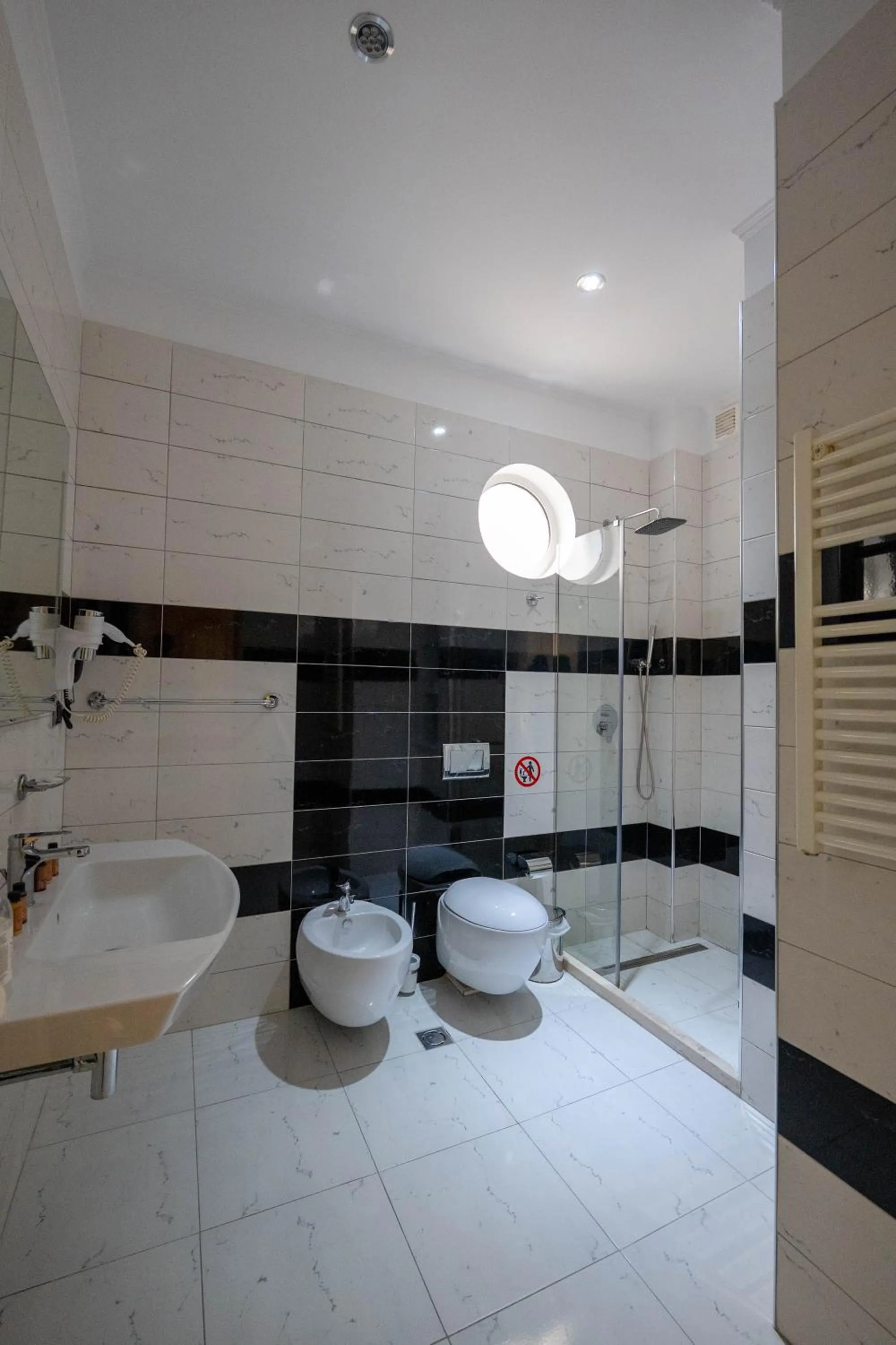 Shower in Olimpic Hotel