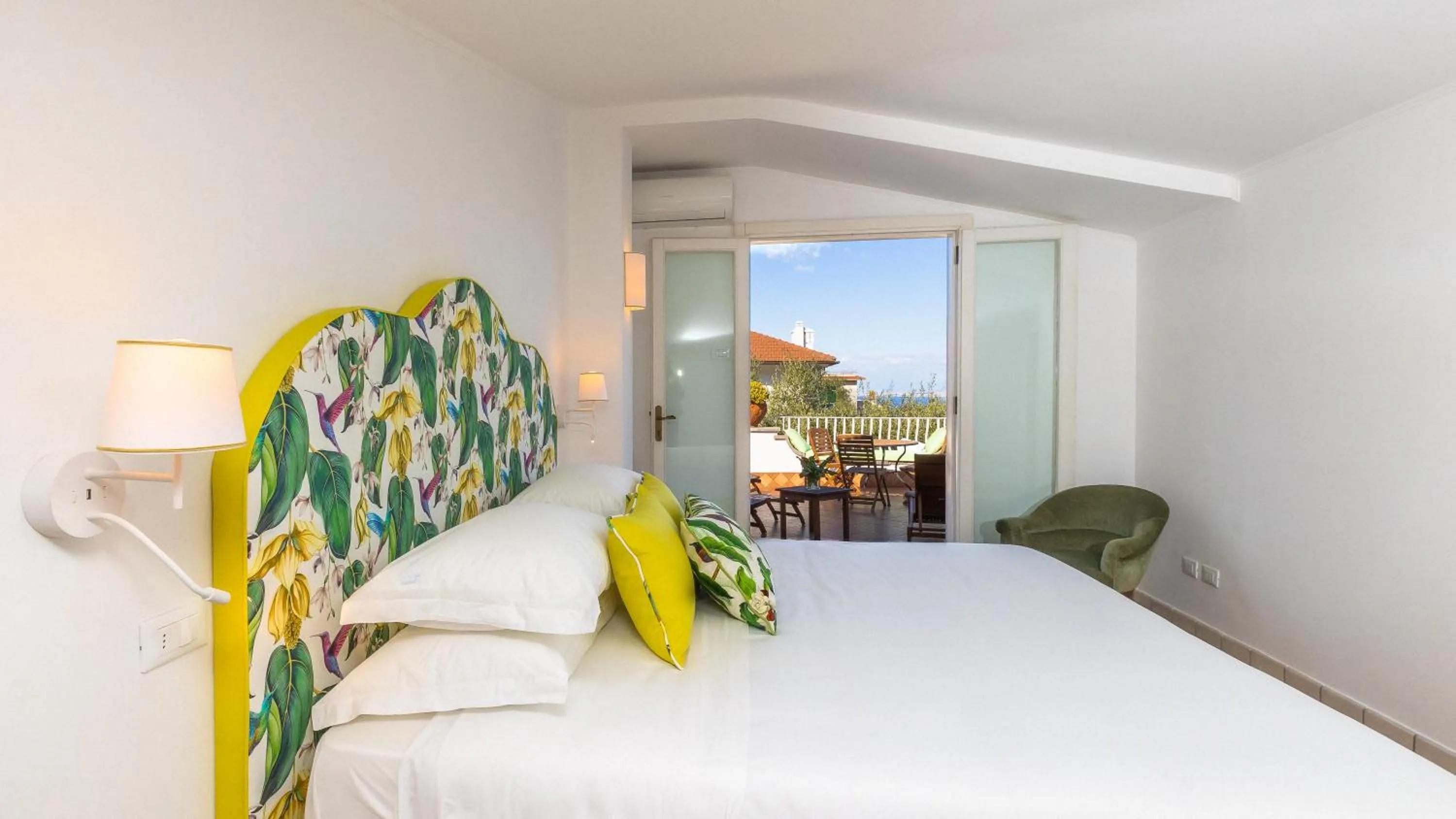 Bedroom, Bed in Eden Villa