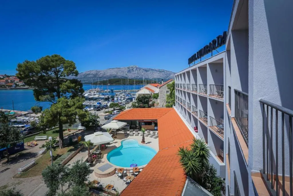 Swimming pool in Hotel Lumbarda