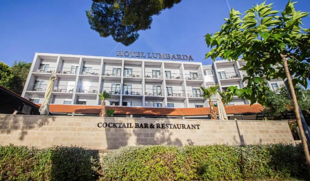 Property building in Hotel Lumbarda